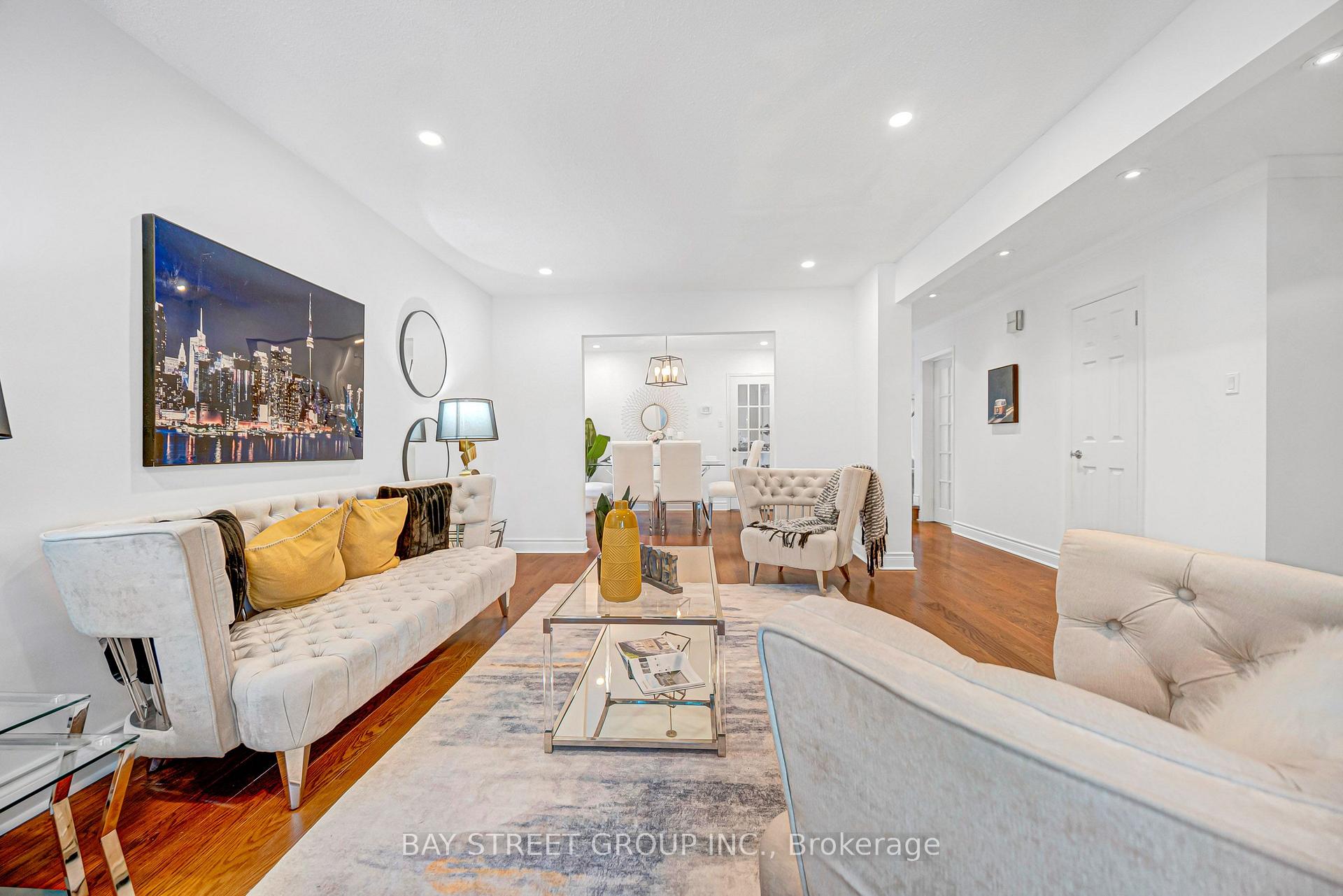 Photo 8 of 16 Innisbrook Crescent, Markham, Aileen-Willowbrook — HOMEH