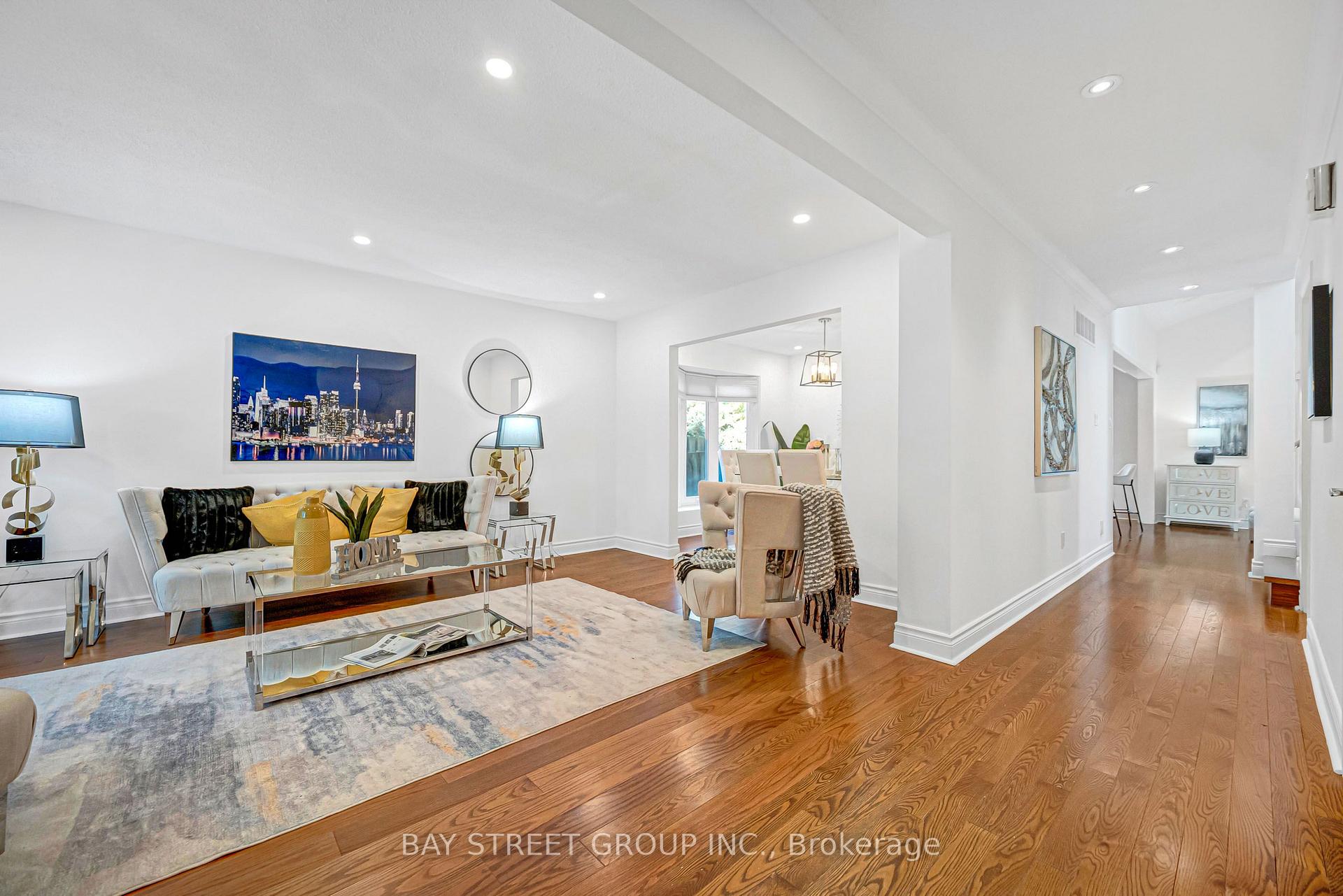 Photo 9 of 16 Innisbrook Crescent, Markham, Aileen-Willowbrook — HOMEH