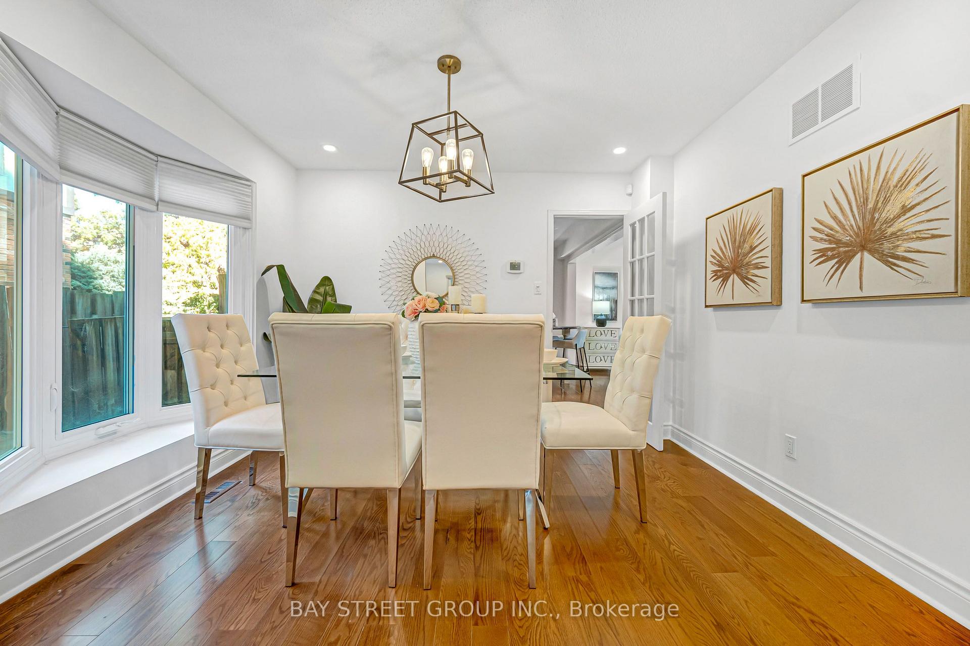 Photo 13 of 16 Innisbrook Crescent, Markham, Aileen-Willowbrook — HOMEH