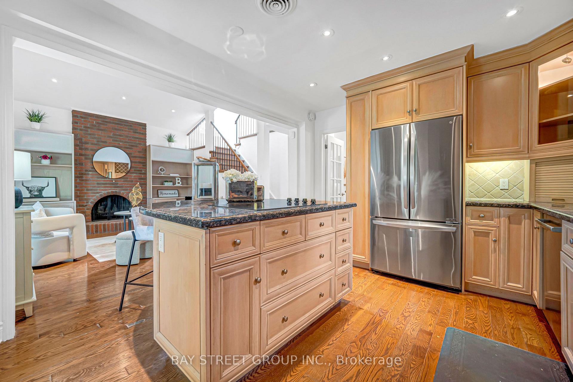 Photo 16 of 16 Innisbrook Crescent, Markham, Aileen-Willowbrook — HOMEH