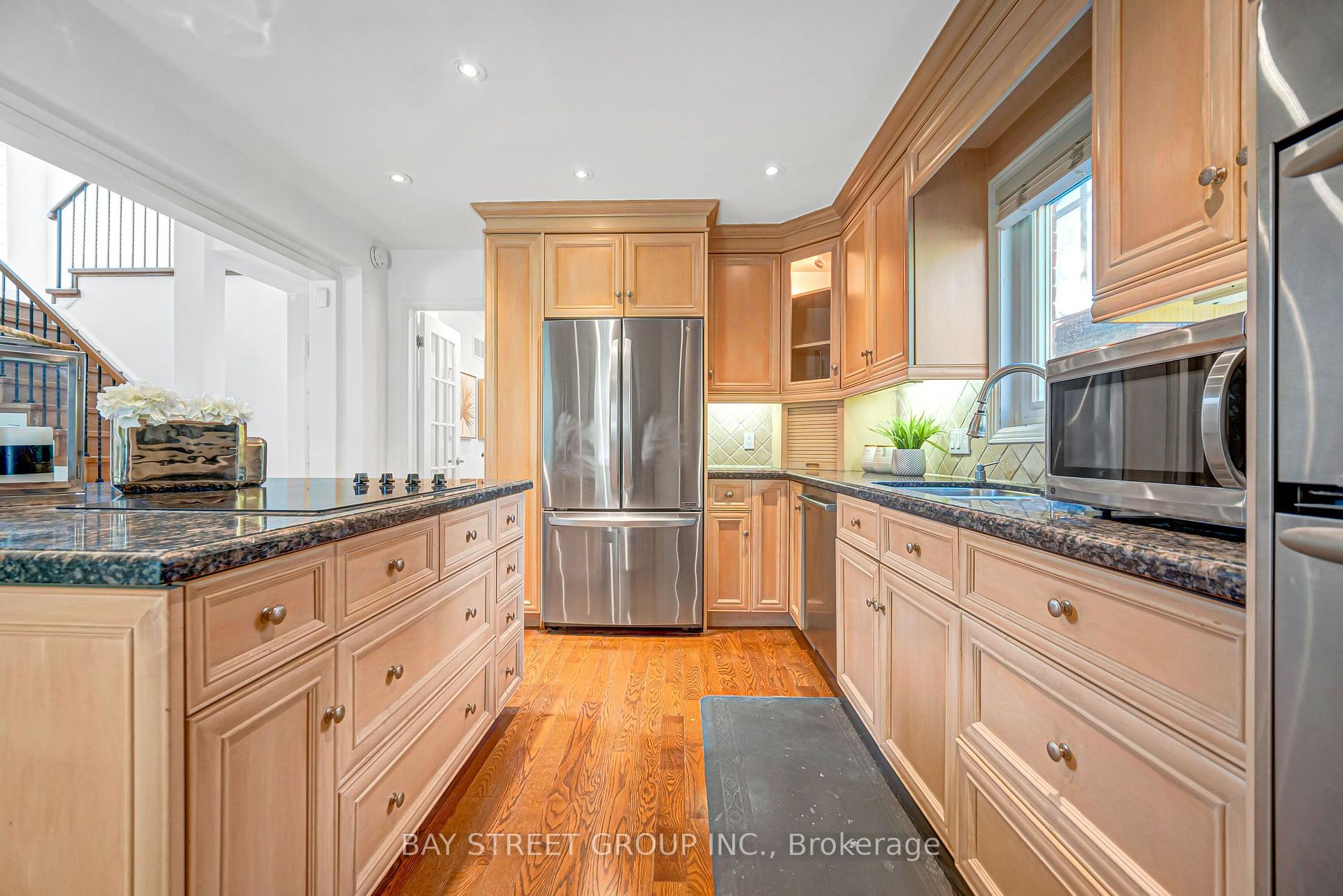 Photo 17 of 16 Innisbrook Crescent, Markham, Aileen-Willowbrook — HOMEH