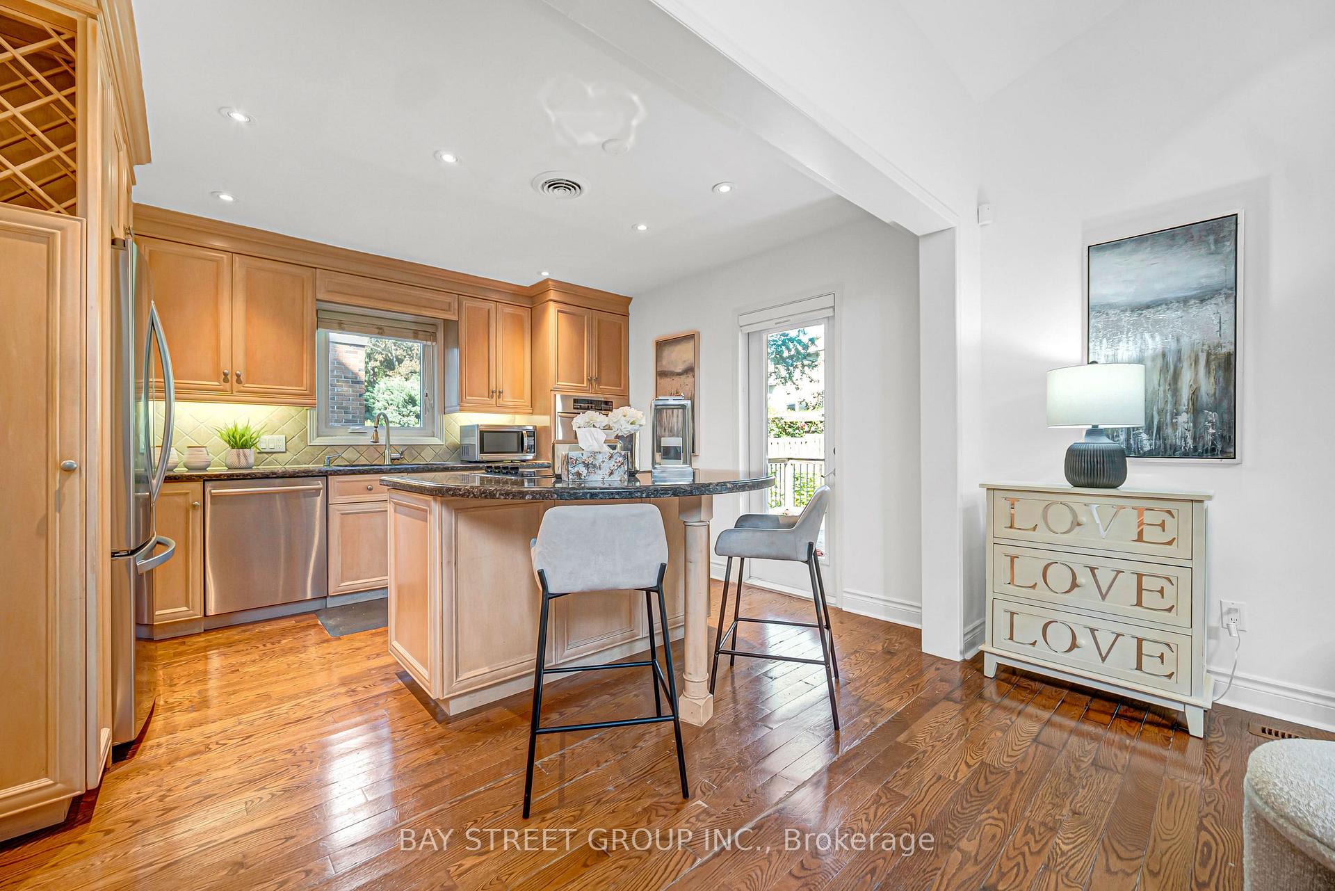 Photo 18 of 16 Innisbrook Crescent, Markham, Aileen-Willowbrook — HOMEH