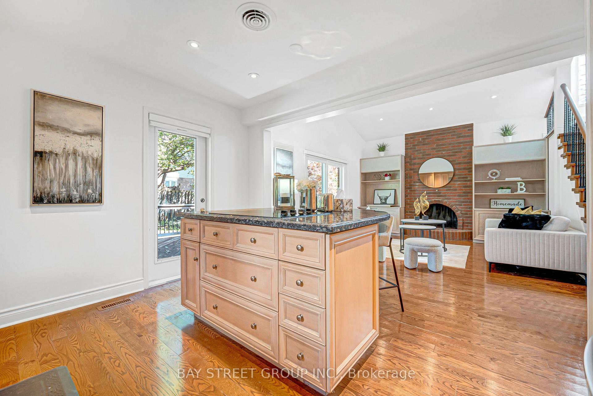 Photo 19 of 16 Innisbrook Crescent, Markham, Aileen-Willowbrook — HOMEH