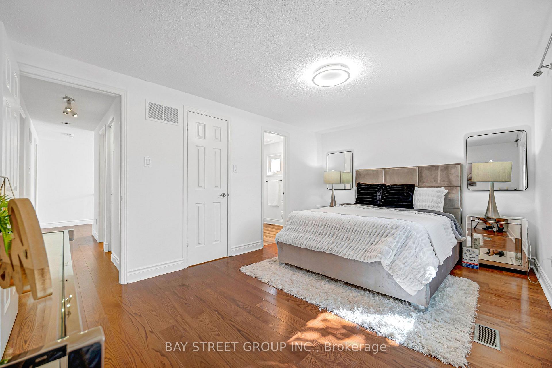 Photo 28 of 16 Innisbrook Crescent, Markham, Aileen-Willowbrook — HOMEH