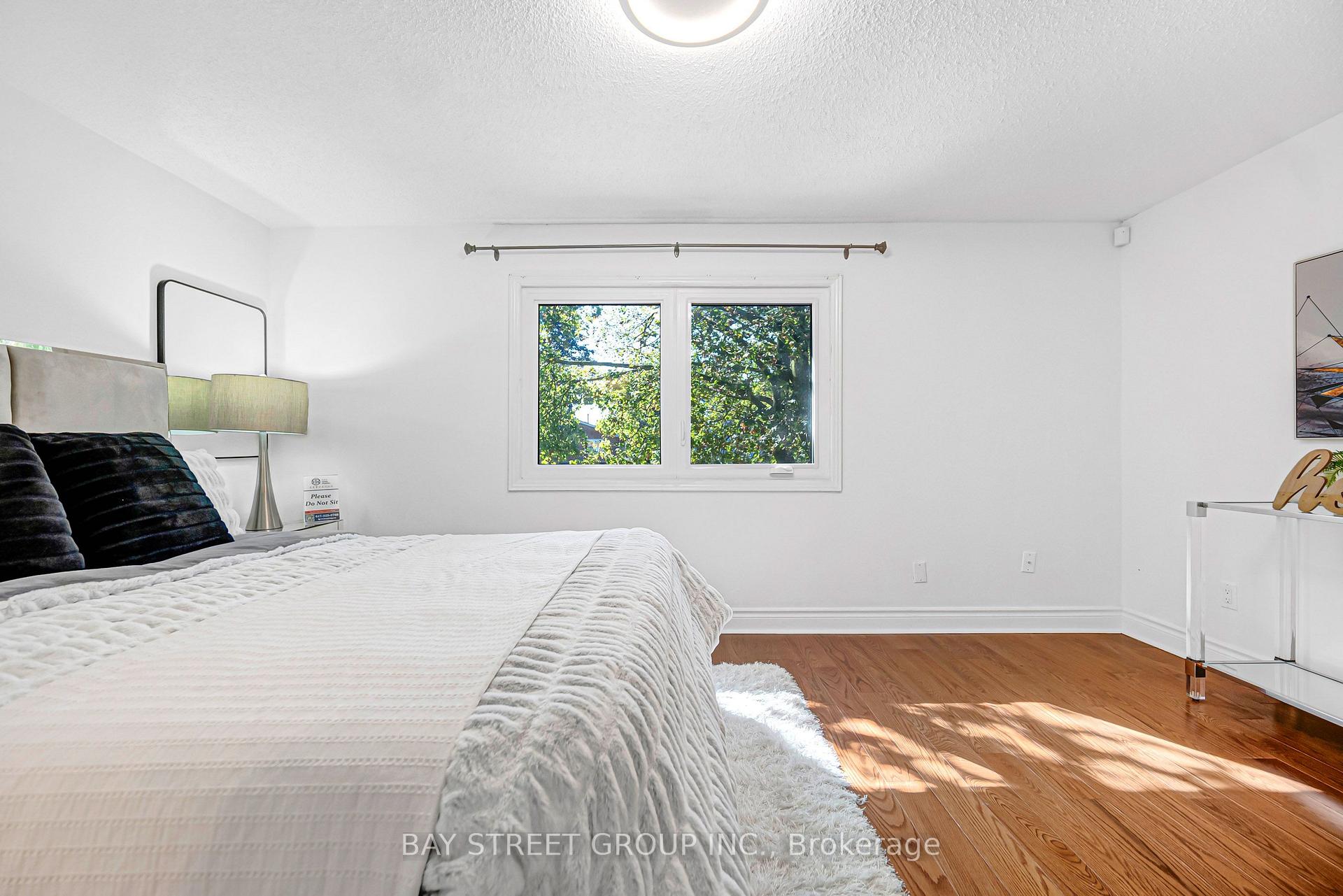 Photo 31 of 16 Innisbrook Crescent, Markham, Aileen-Willowbrook — HOMEH