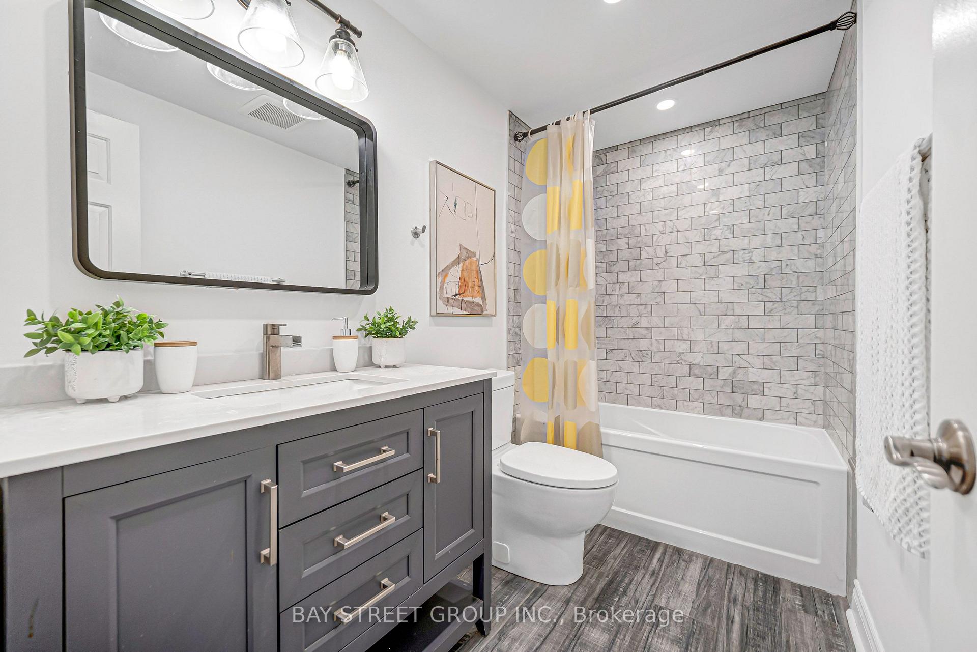 Photo 38 of 16 Innisbrook Crescent, Markham, Aileen-Willowbrook — HOMEH