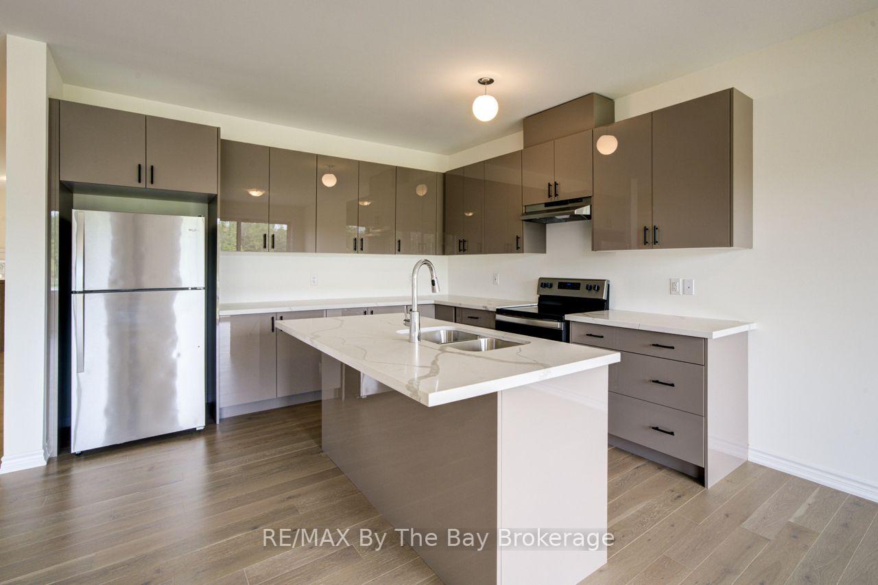 Photo 9 of 232 Ramblewood Drive, Wasaga Beach — HOMEH