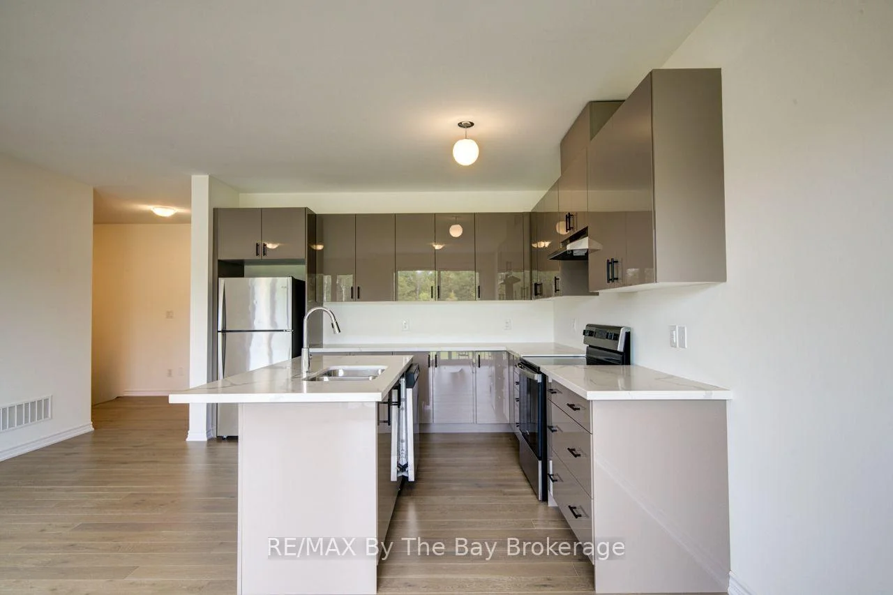 Photo 13 of 232 Ramblewood Drive, Wasaga Beach — HOMEH