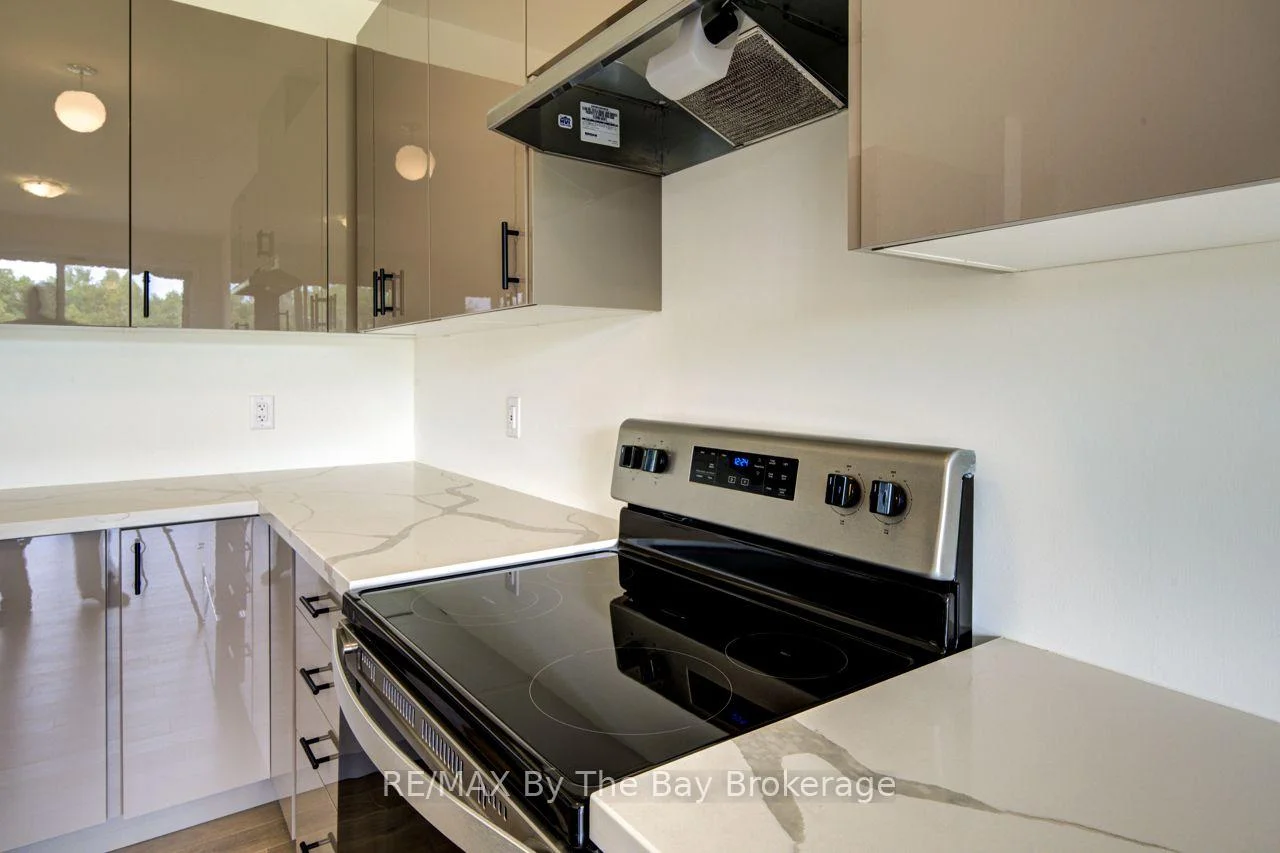 Photo 14 of 232 Ramblewood Drive, Wasaga Beach — HOMEH