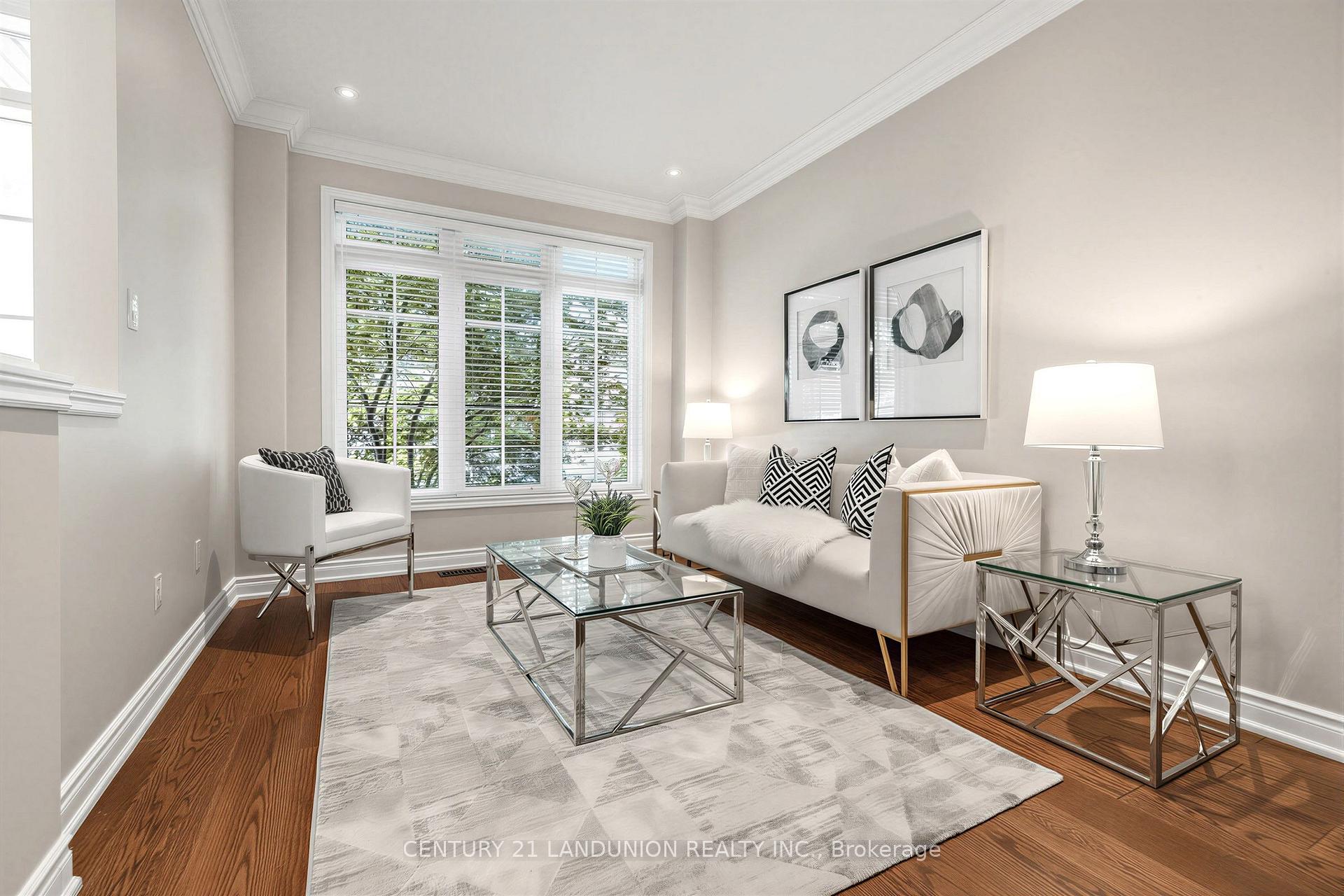 Photo 3 of 21 Hendel Drive, Vaughan, Patterson — HOMEH