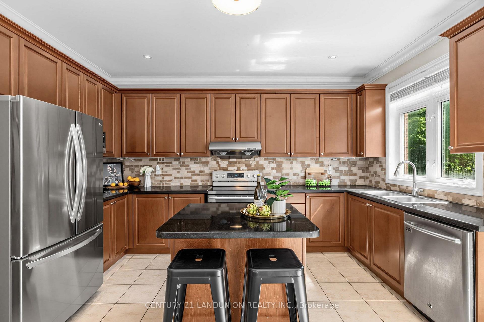 Photo 9 of 21 Hendel Drive, Vaughan, Patterson — HOMEH