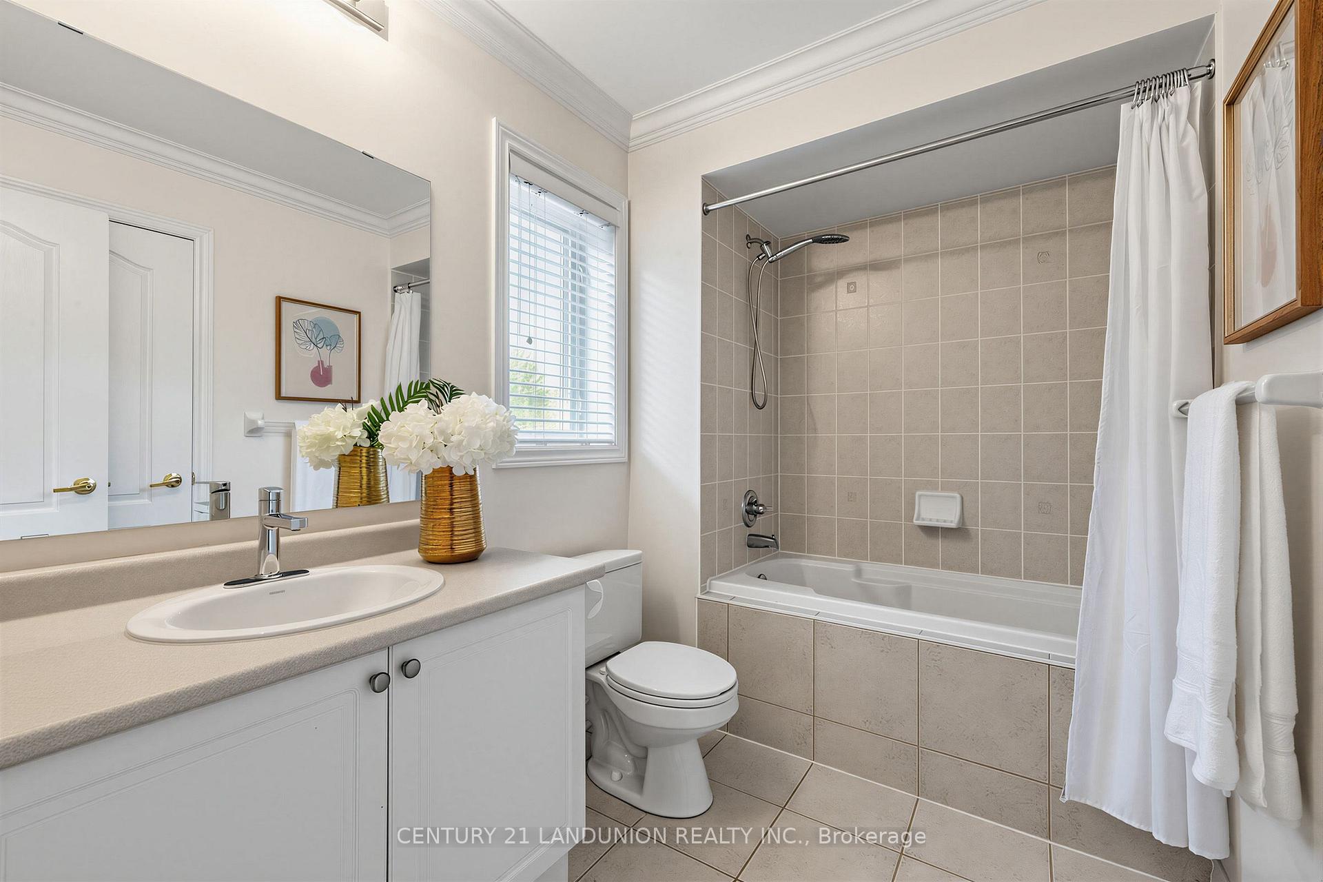 Photo 16 of 21 Hendel Drive, Vaughan, Patterson — HOMEH