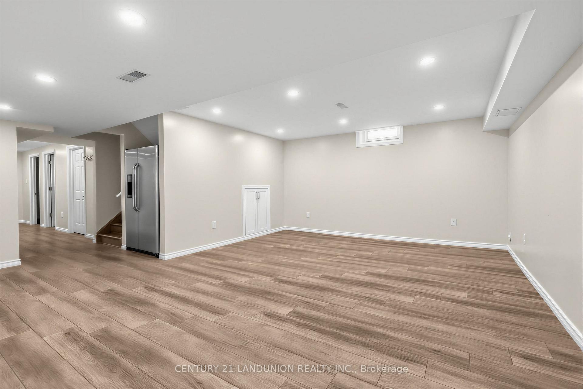 Photo 17 of 21 Hendel Drive, Vaughan, Patterson — HOMEH
