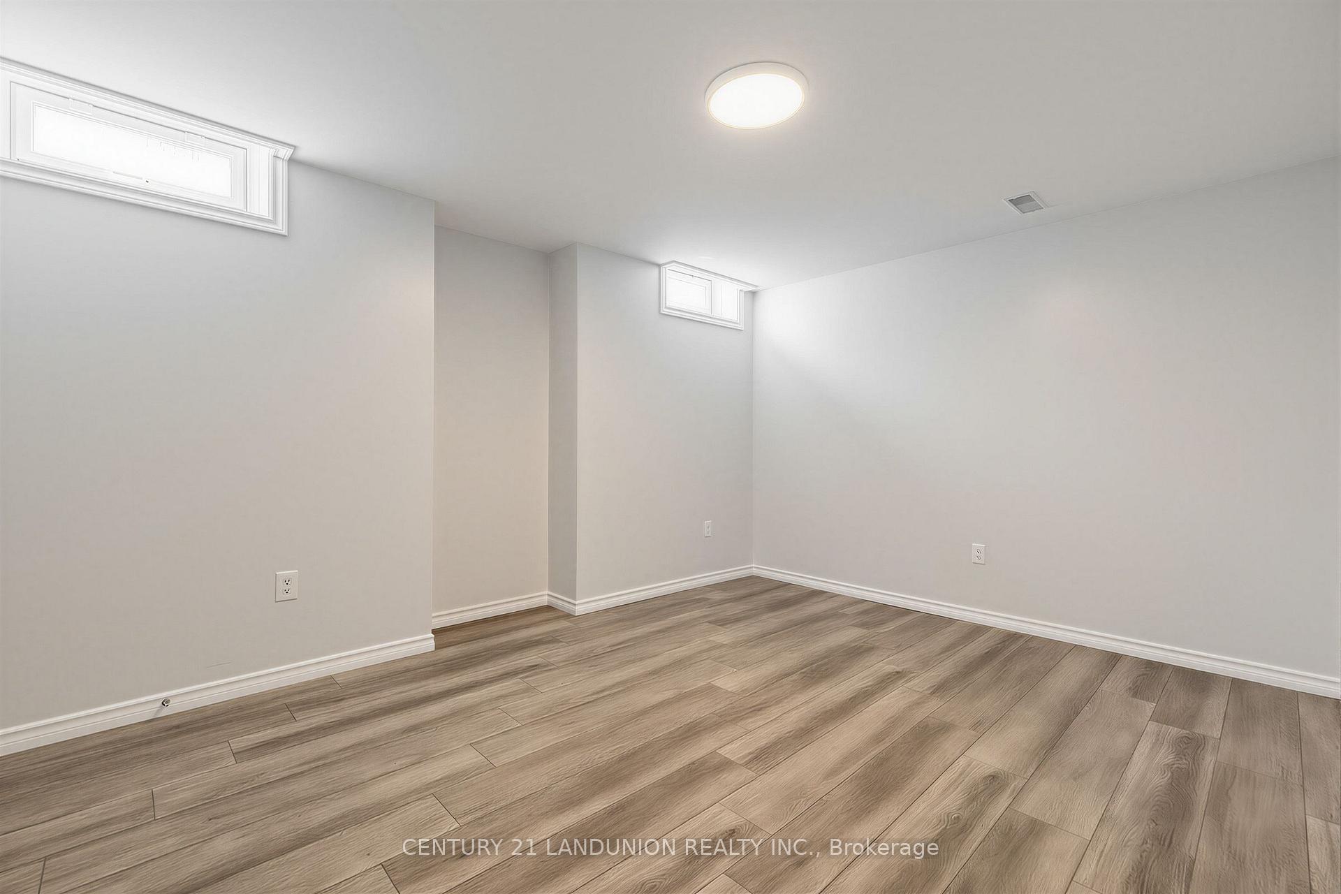 Photo 18 of 21 Hendel Drive, Vaughan, Patterson — HOMEH