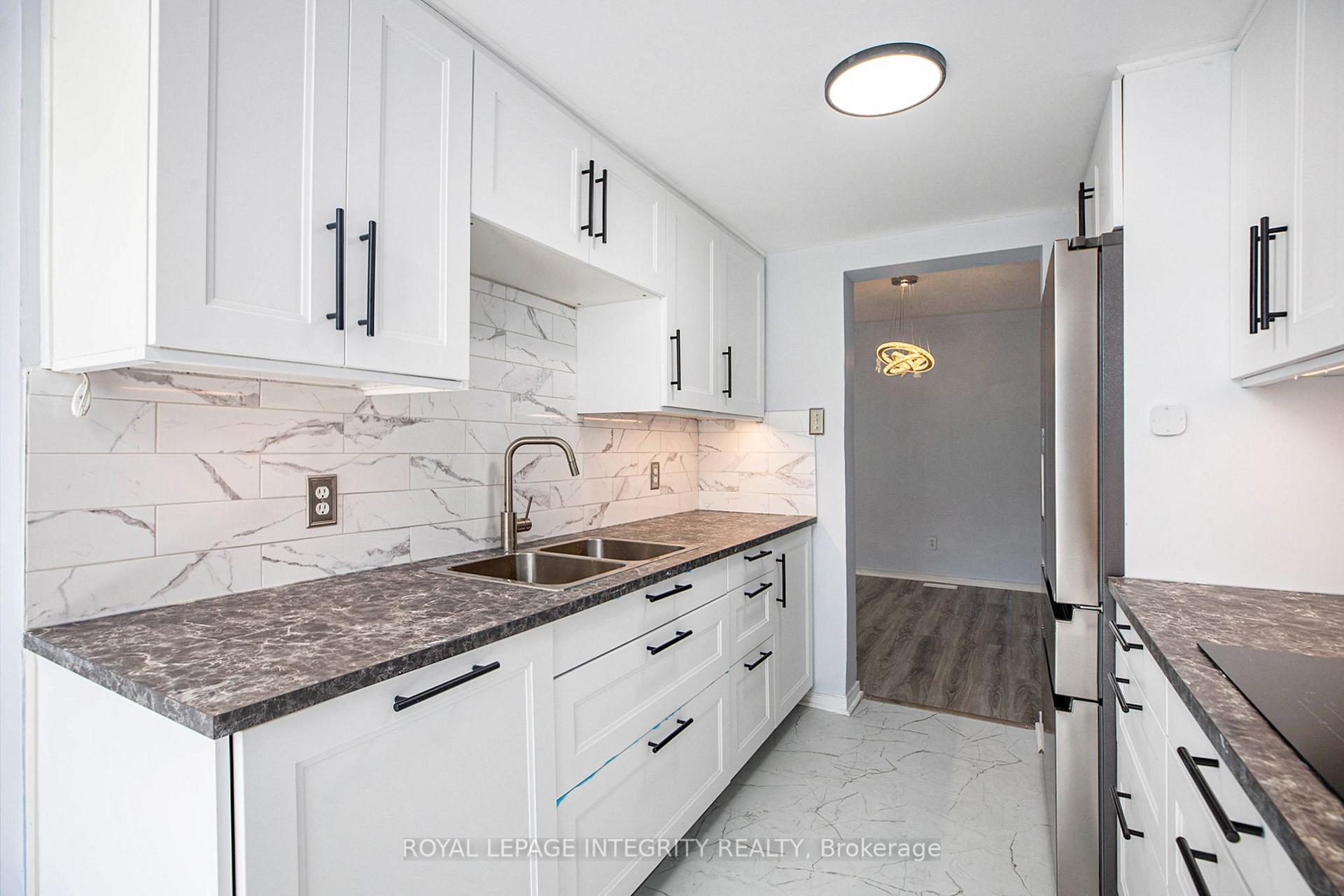 Photo 11 of 67 Landover Crescent, Ottawa, Kanata - Emerald Meadows/Trailwest — HOMEH