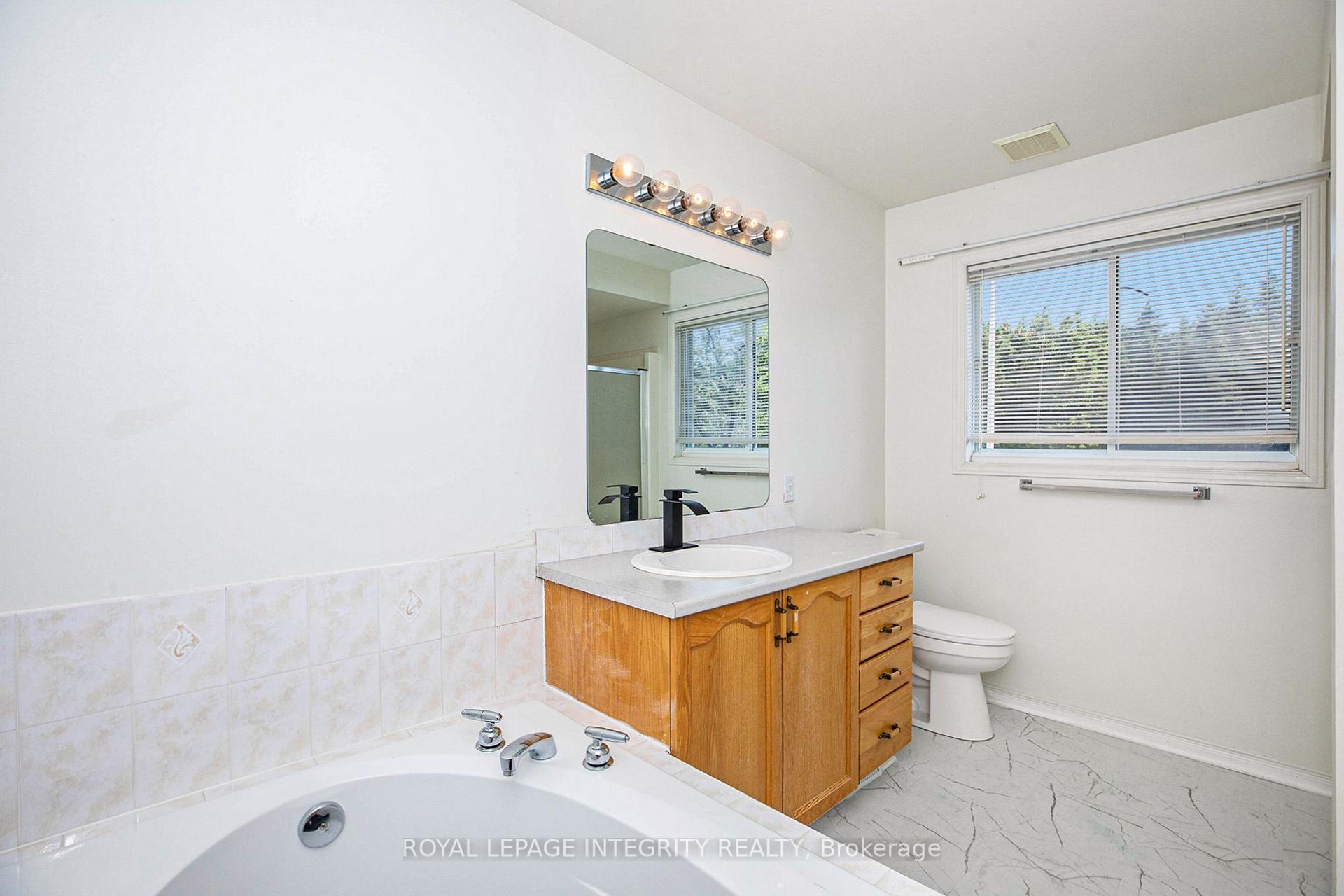 Photo 16 of 67 Landover Crescent, Ottawa, Kanata - Emerald Meadows/Trailwest — HOMEH