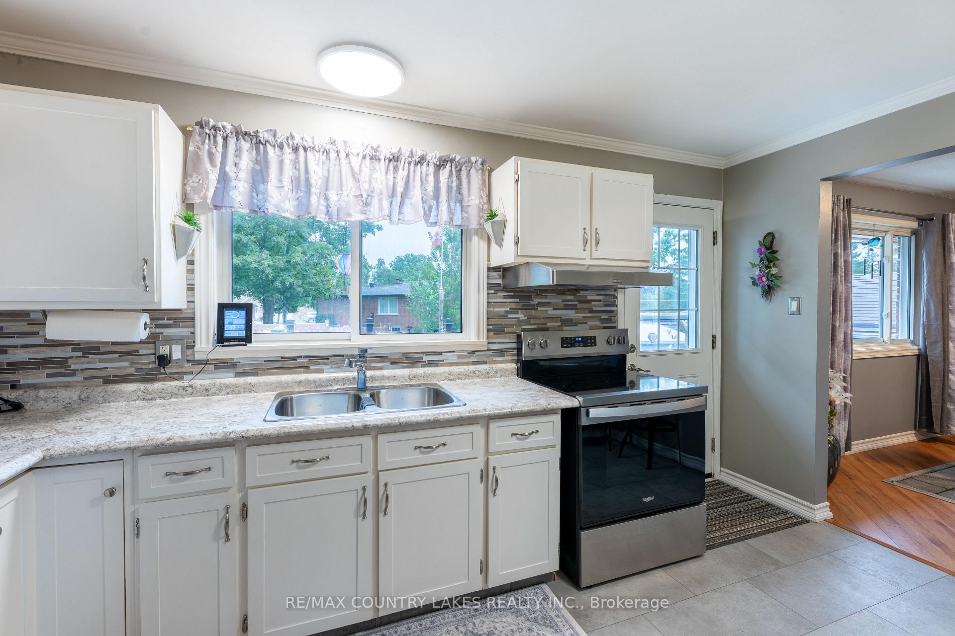 Photo 13 of 65 Beaver Ridge Drive, Brock, Cannington — HOMEH
