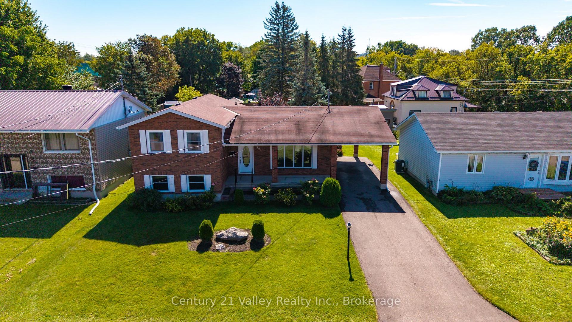 Photo 5 of 361 Sidney Avenue E, Renfrew, Renfrew — HOMEH