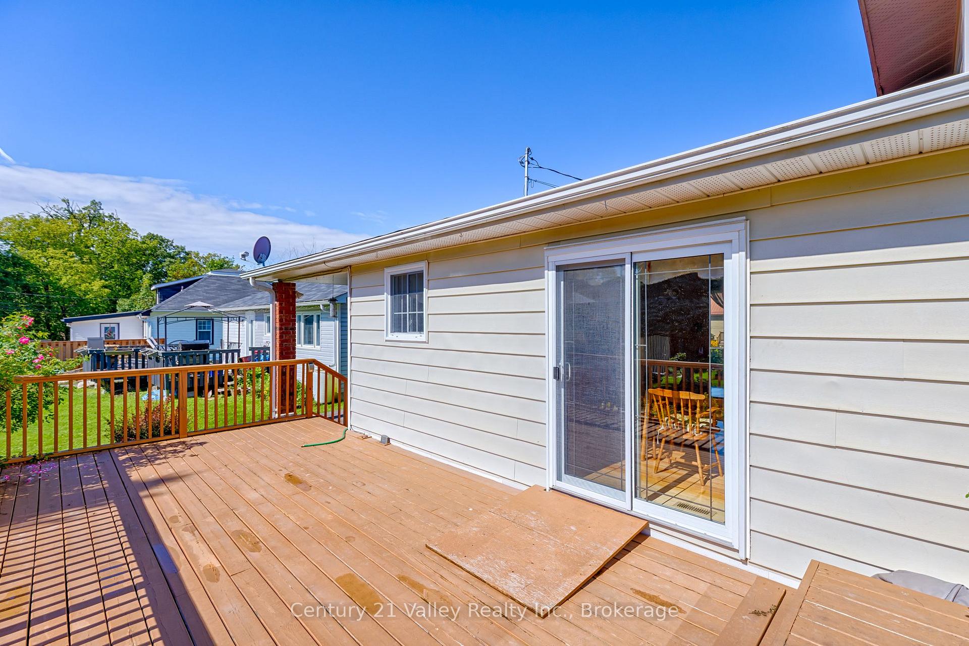 Photo 4 of 361 Sidney Avenue E, Renfrew, Renfrew — HOMEH