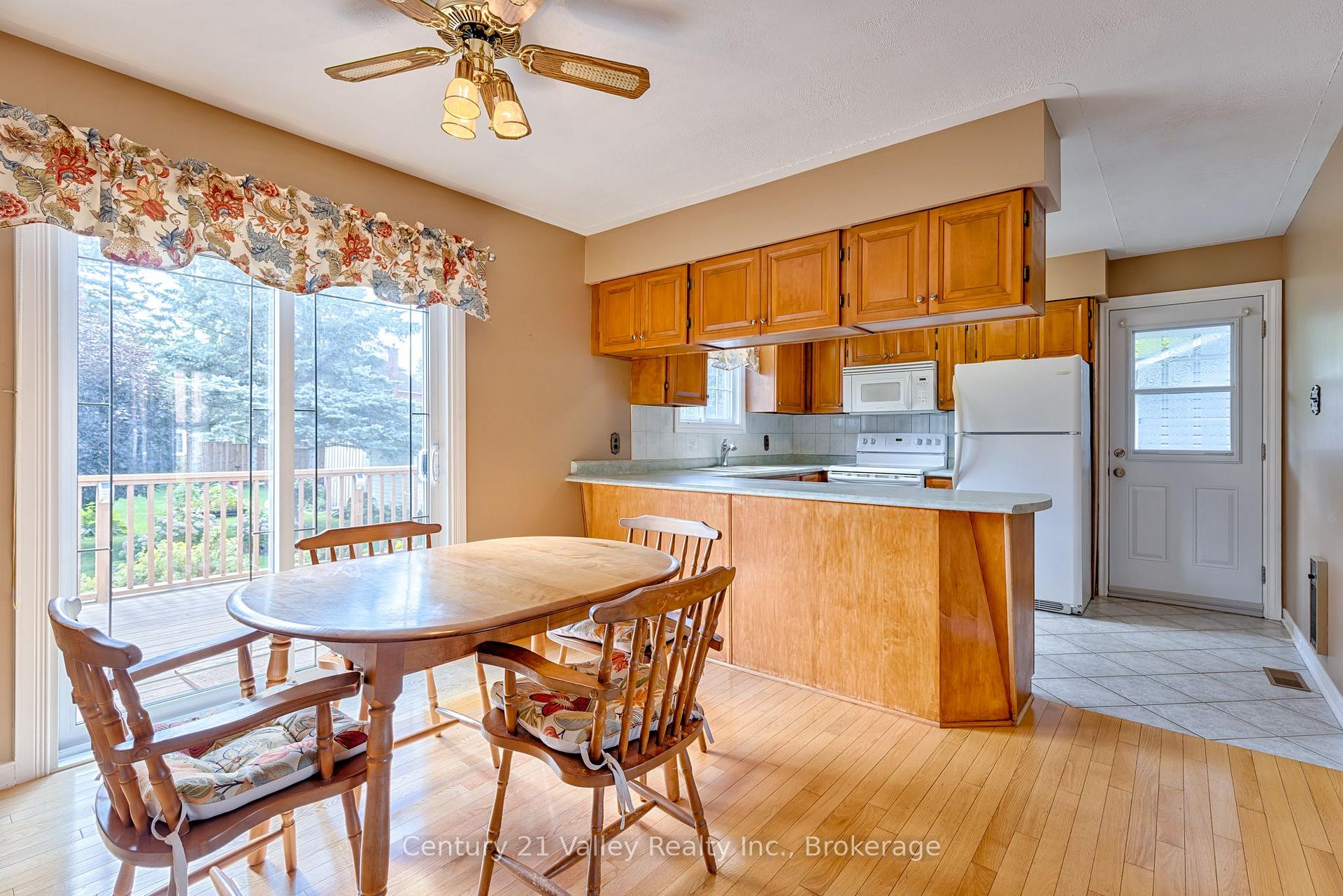 Photo 10 of 361 Sidney Avenue E, Renfrew, Renfrew — HOMEH