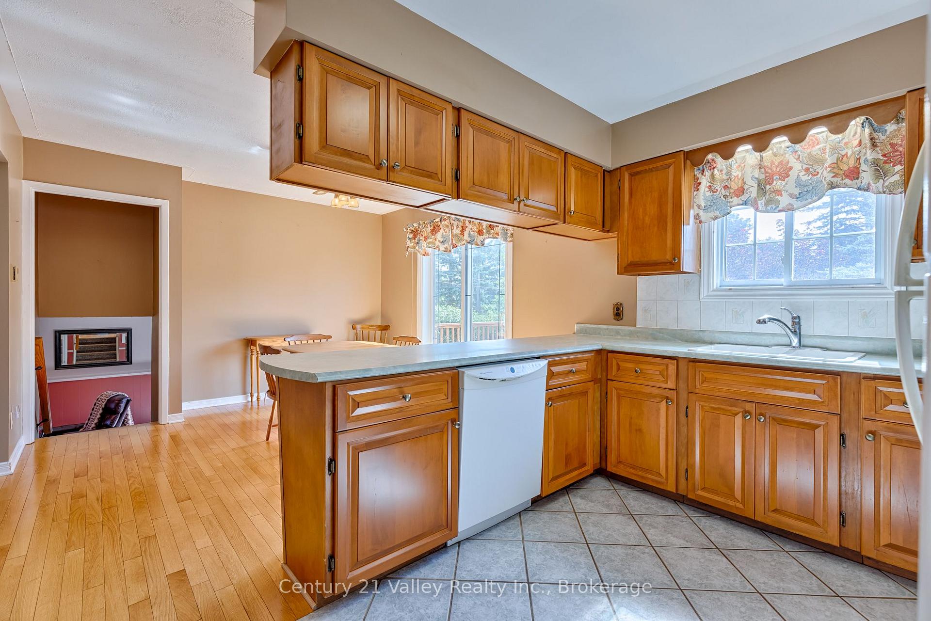 Photo 12 of 361 Sidney Avenue E, Renfrew, Renfrew — HOMEH