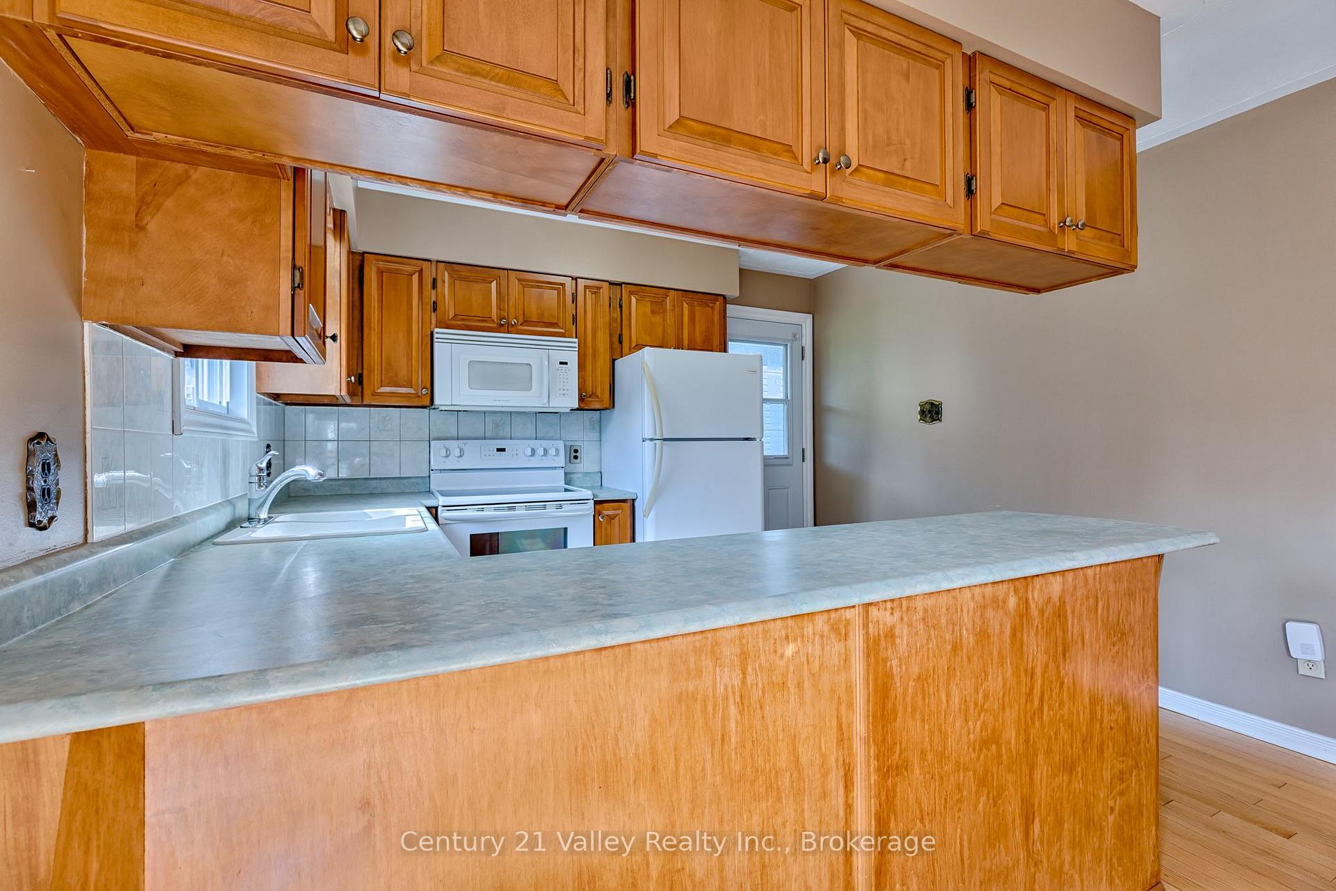Photo 13 of 361 Sidney Avenue E, Renfrew, Renfrew — HOMEH