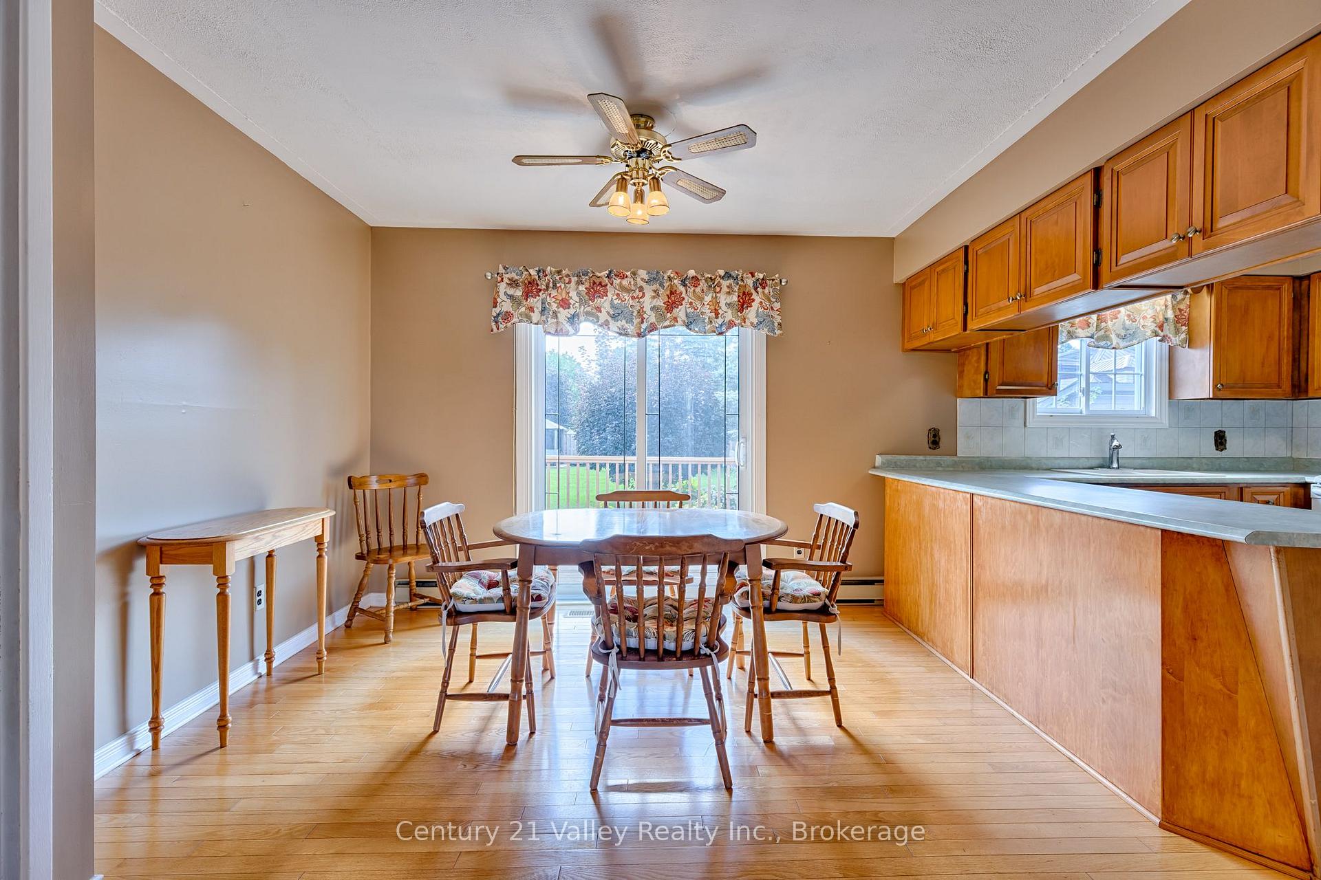 Photo 14 of 361 Sidney Avenue E, Renfrew, Renfrew — HOMEH