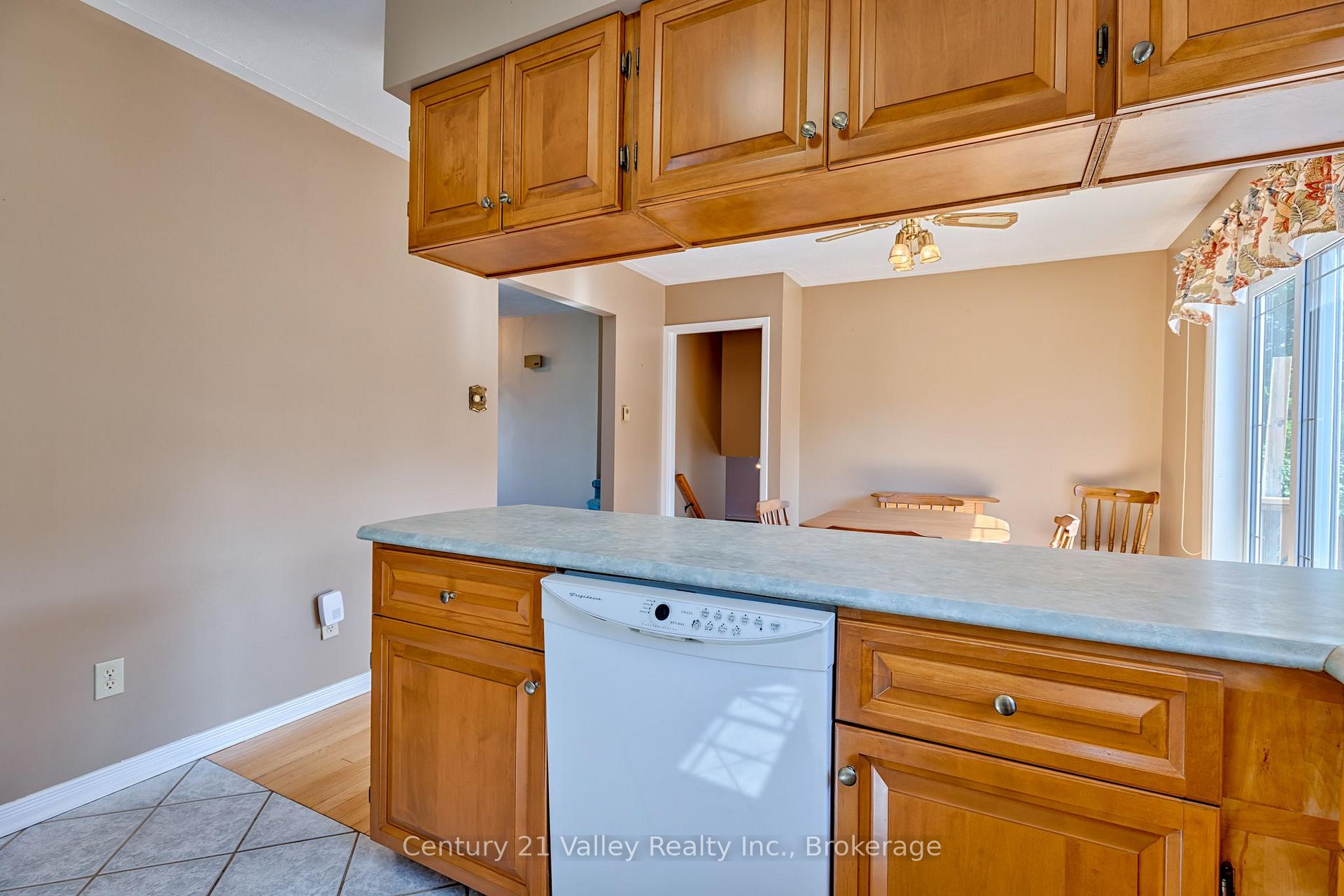 Photo 15 of 361 Sidney Avenue E, Renfrew, Renfrew — HOMEH