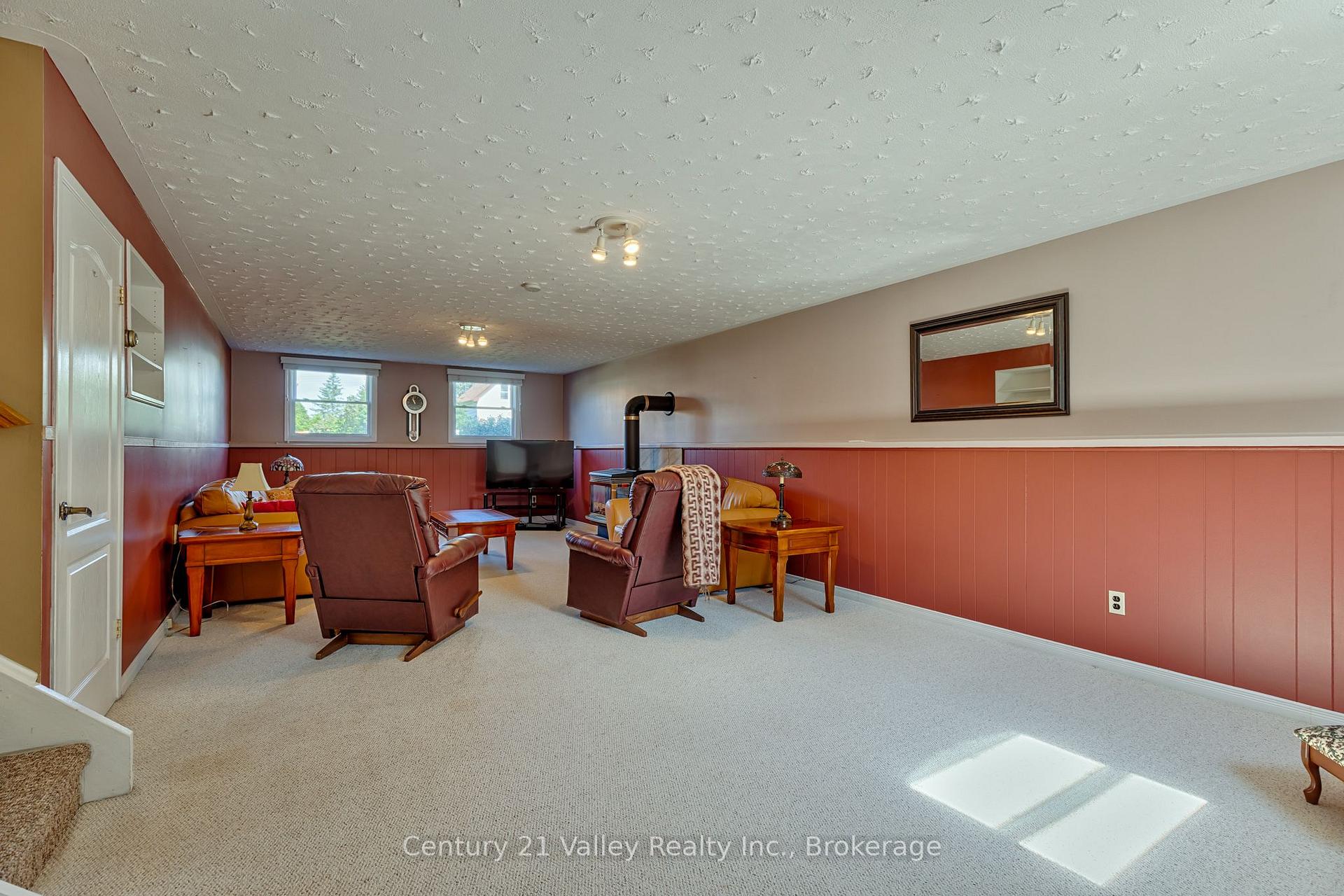 Photo 30 of 361 Sidney Avenue E, Renfrew, Renfrew — HOMEH