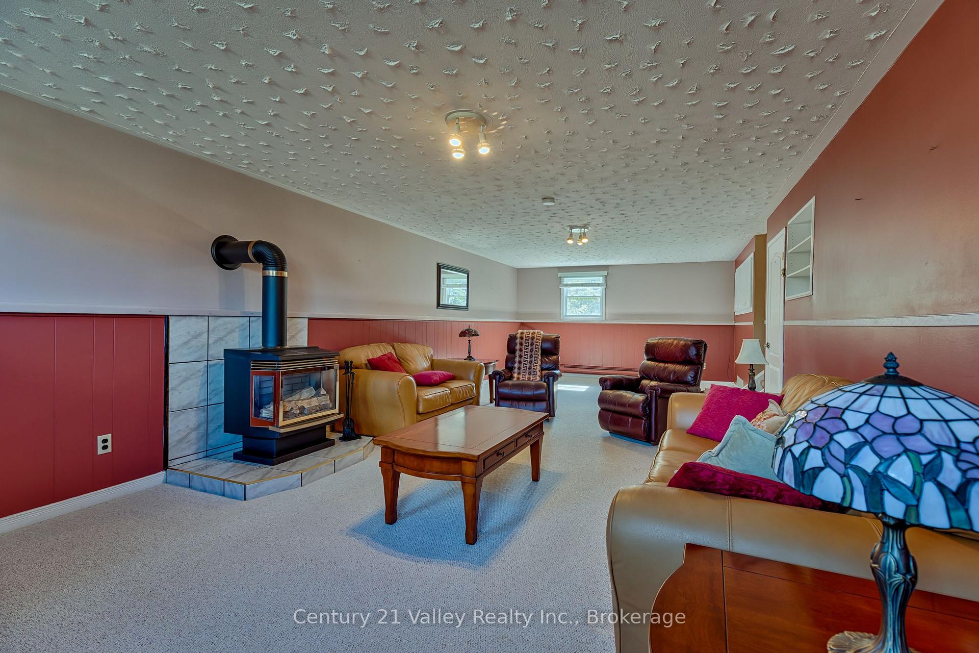 Photo 32 of 361 Sidney Avenue E, Renfrew, Renfrew — HOMEH
