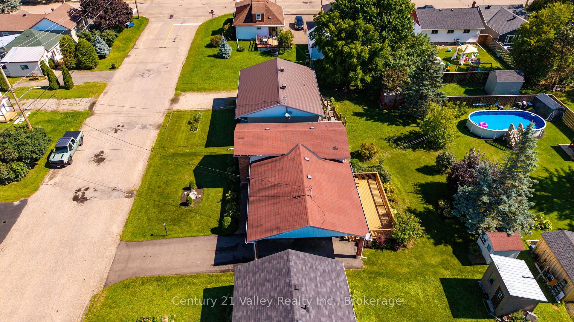 Photo 38 of 361 Sidney Avenue E, Renfrew, Renfrew — HOMEH