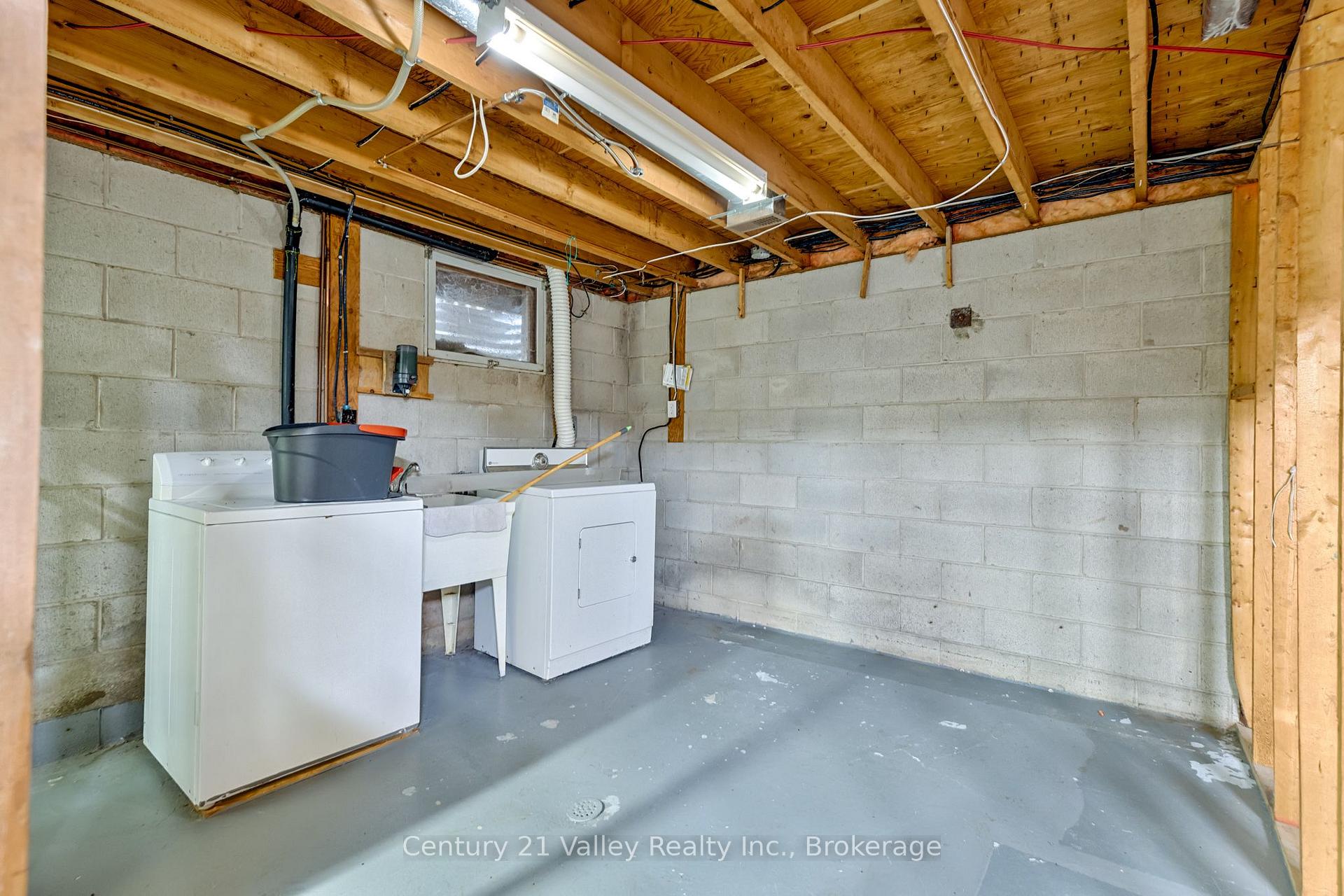 Photo 40 of 361 Sidney Avenue E, Renfrew, Renfrew — HOMEH