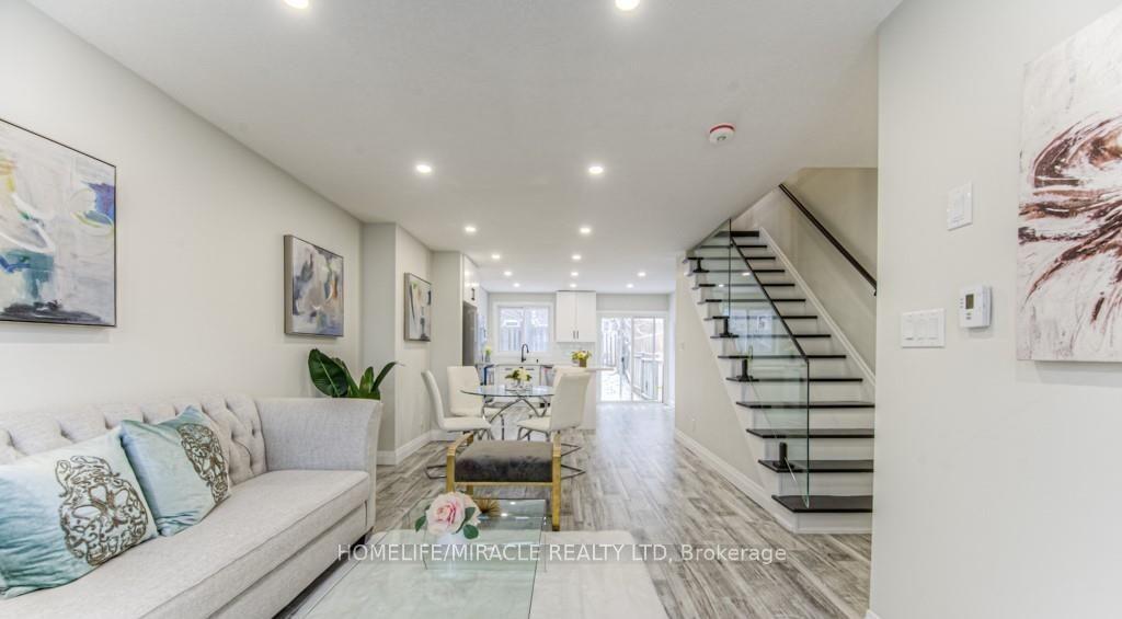 Photo 6 of 152 Overlea Drive, Kitchener, Forest Hill — HOMEH