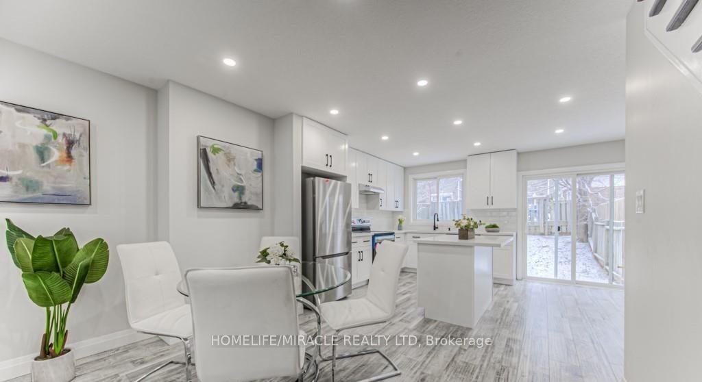 Photo 9 of 152 Overlea Drive, Kitchener, Forest Hill — HOMEH