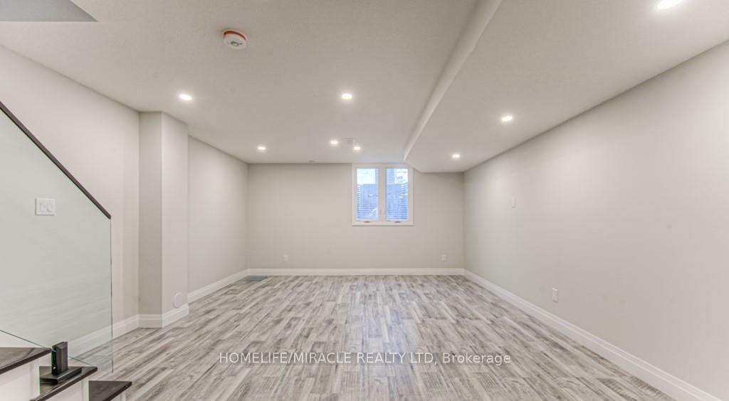 Photo 12 of 152 Overlea Drive, Kitchener, Forest Hill — HOMEH