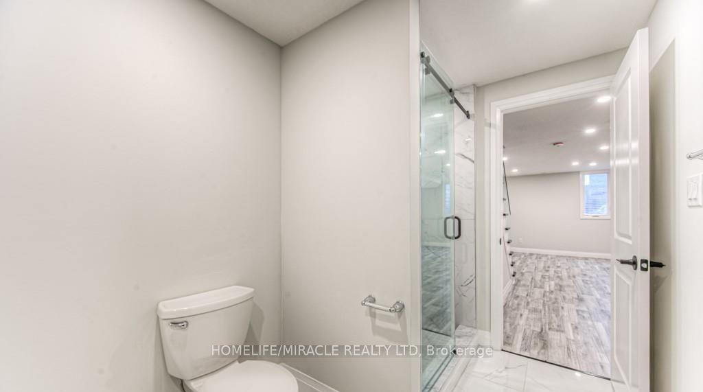 Photo 17 of 152 Overlea Drive, Kitchener, Forest Hill — HOMEH