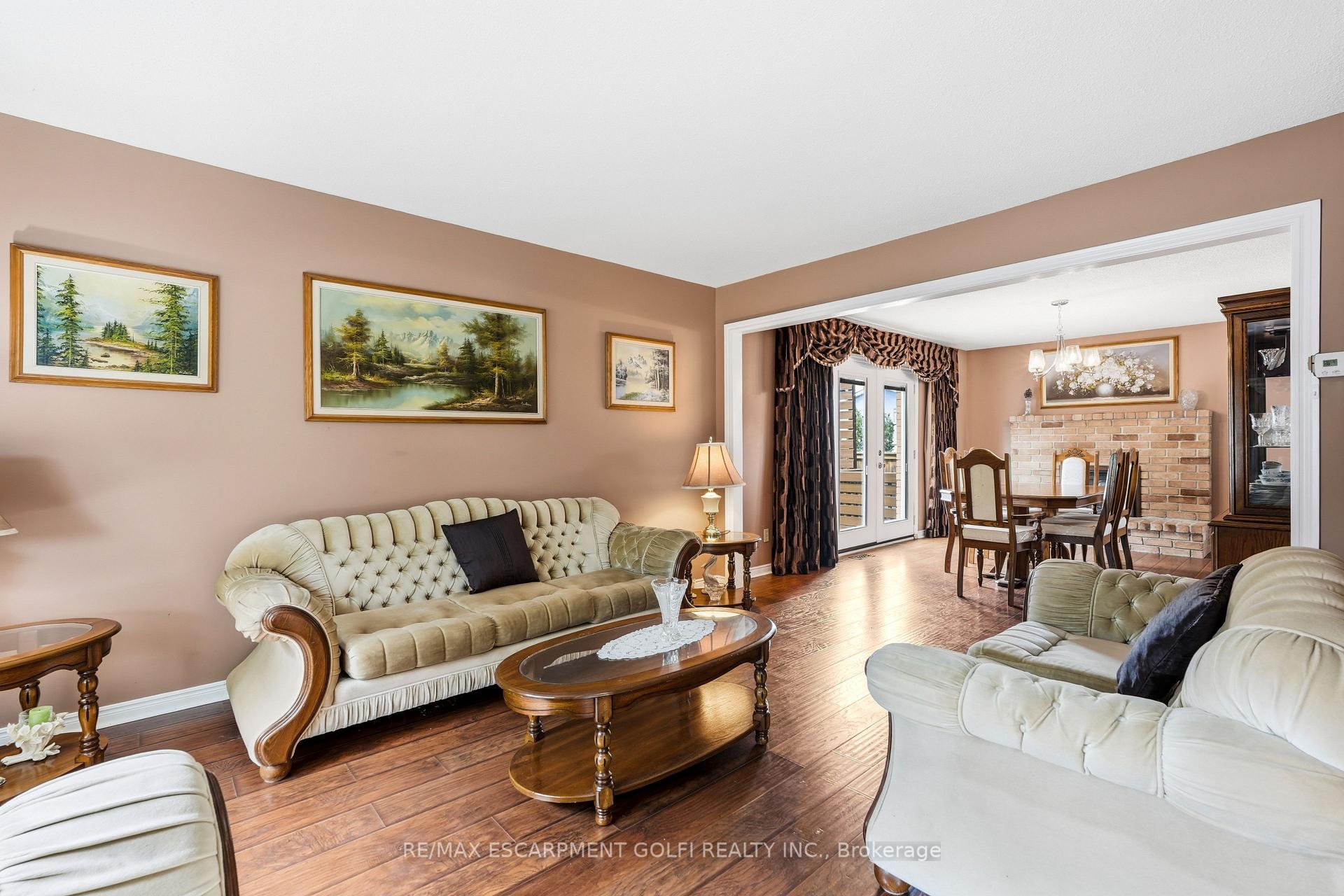 Photo 5 of 138 Livingston Avenue, Grimsby, Grimsby West — HOMEH