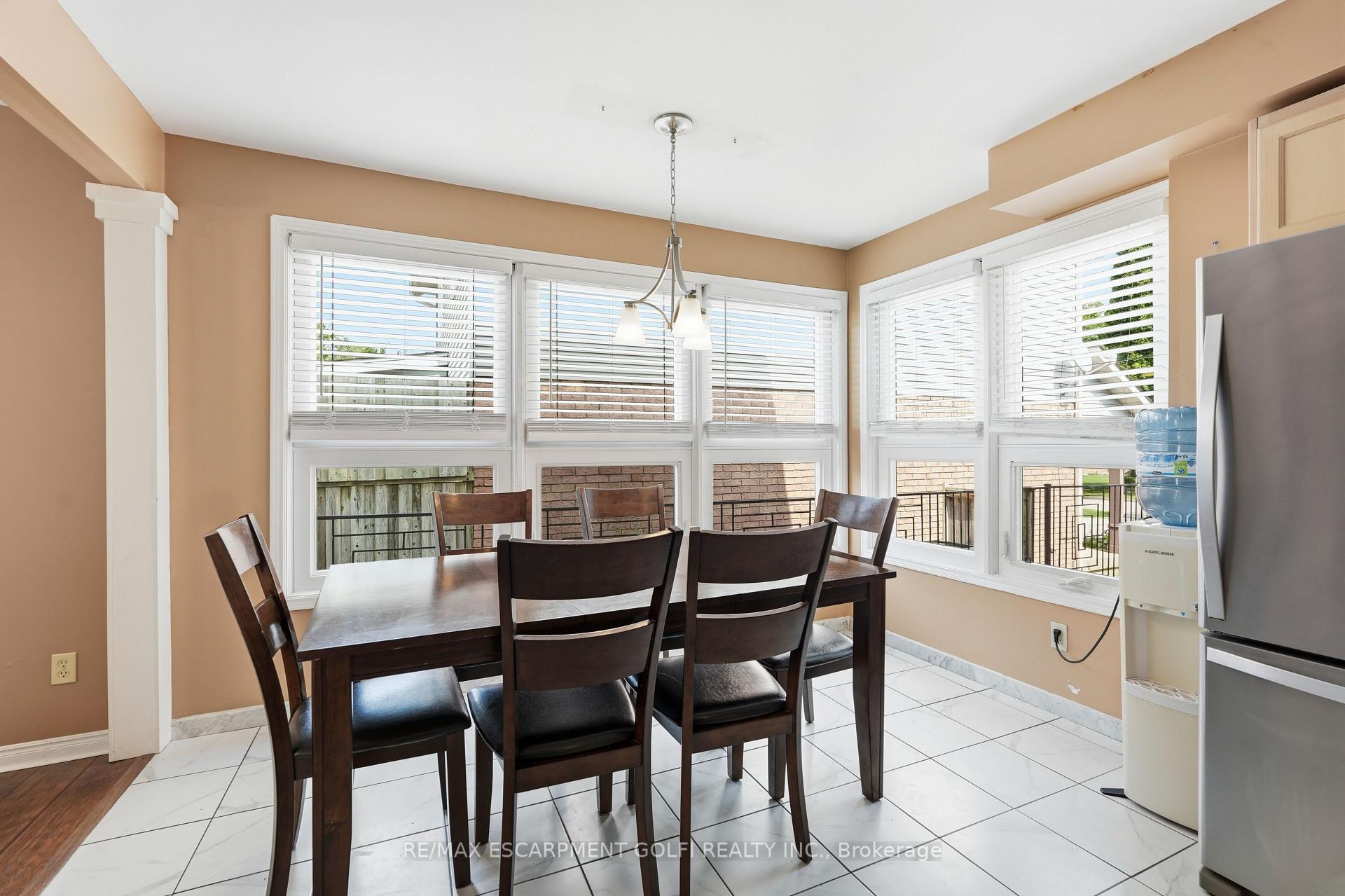 Photo 9 of 138 Livingston Avenue, Grimsby, Grimsby West — HOMEH