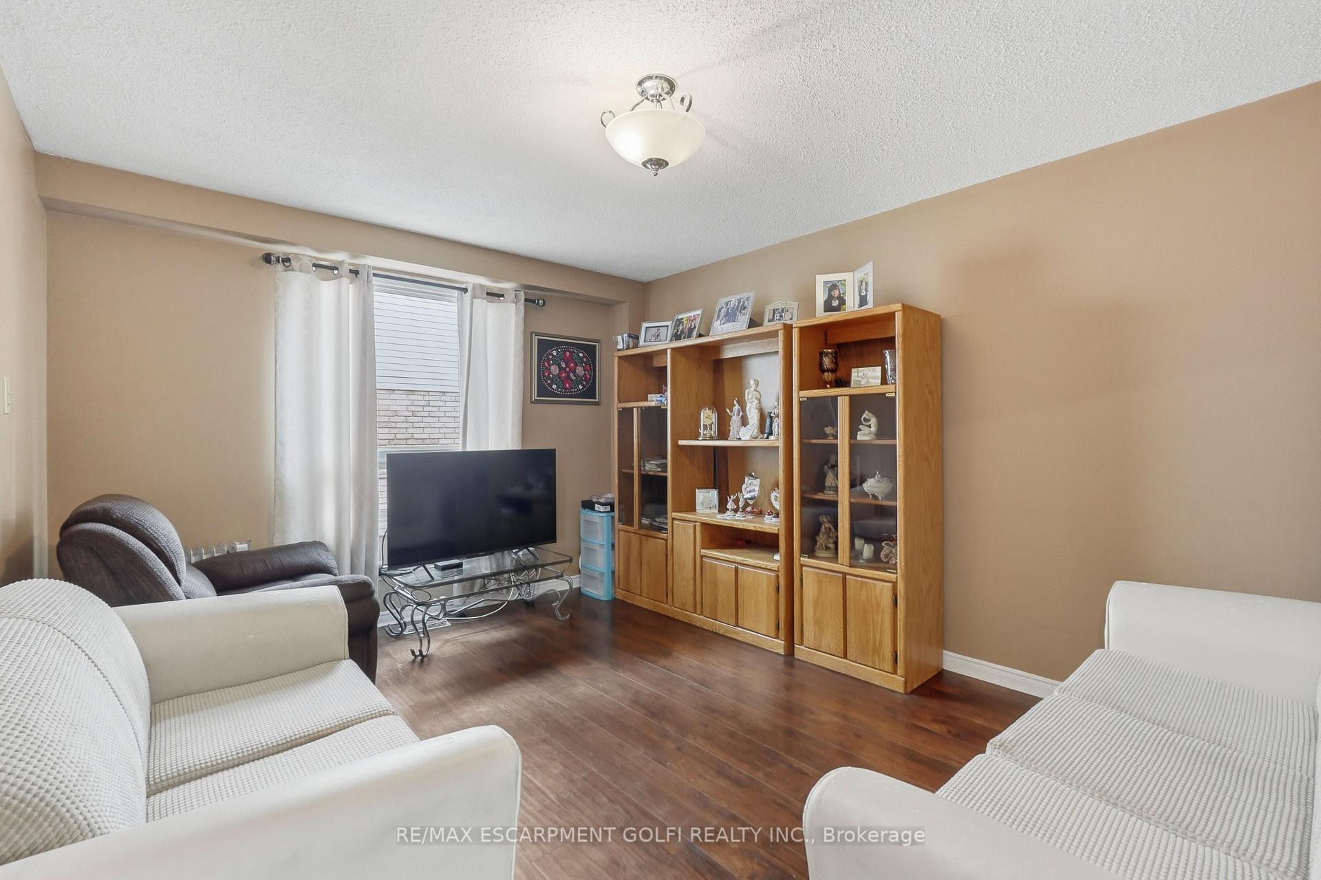Photo 14 of 138 Livingston Avenue, Grimsby, Grimsby West — HOMEH