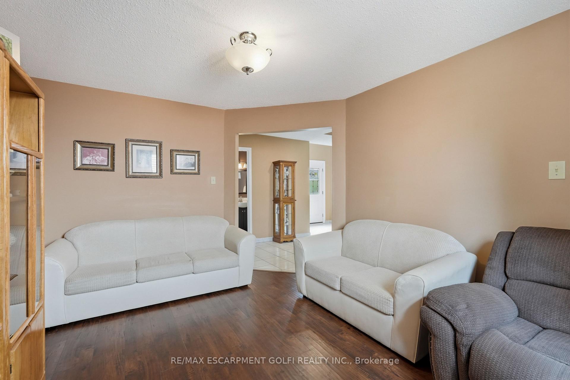 Photo 15 of 138 Livingston Avenue, Grimsby, Grimsby West — HOMEH