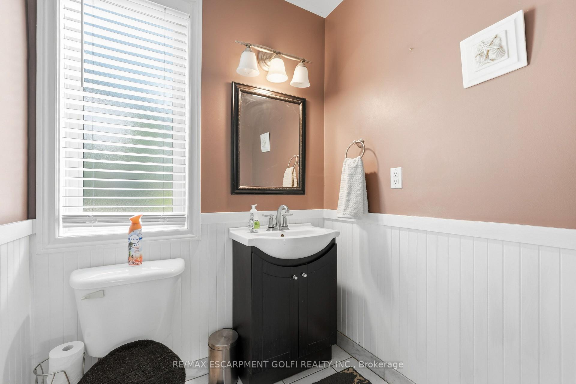 Photo 16 of 138 Livingston Avenue, Grimsby, Grimsby West — HOMEH