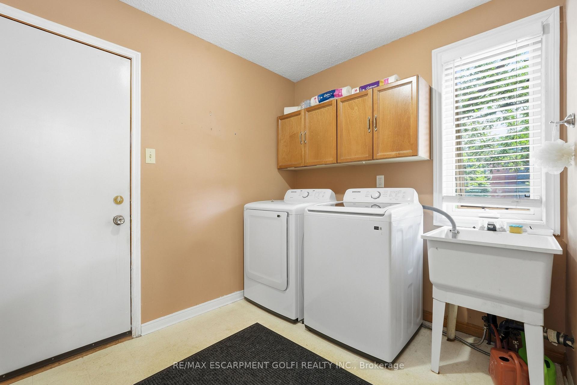 Photo 17 of 138 Livingston Avenue, Grimsby, Grimsby West — HOMEH