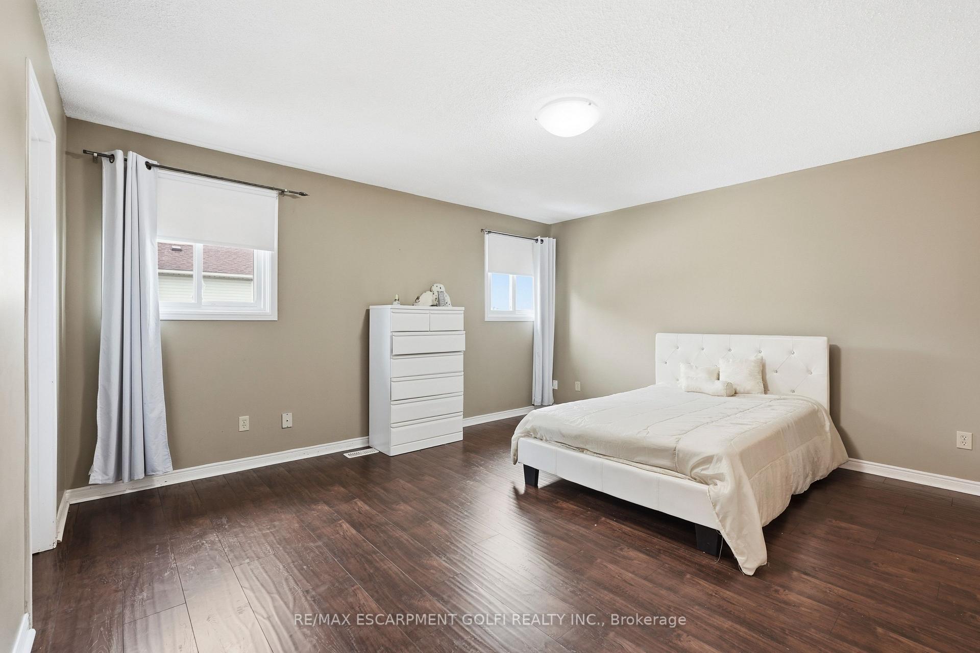 Photo 19 of 138 Livingston Avenue, Grimsby, Grimsby West — HOMEH