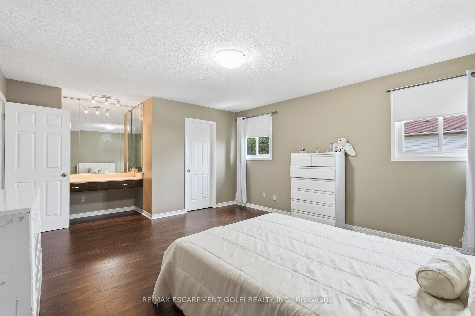 Photo 20 of 138 Livingston Avenue, Grimsby, Grimsby West — HOMEH