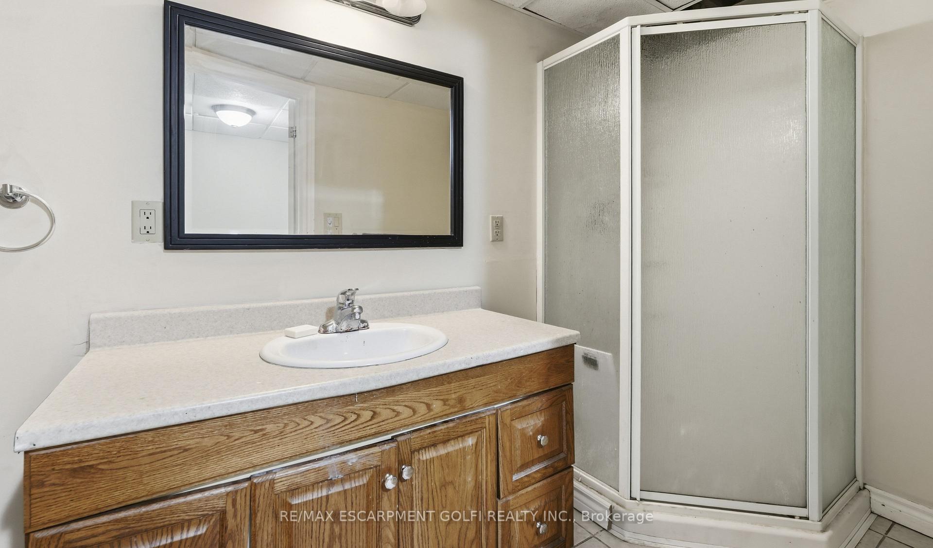 Photo 30 of 138 Livingston Avenue, Grimsby, Grimsby West — HOMEH