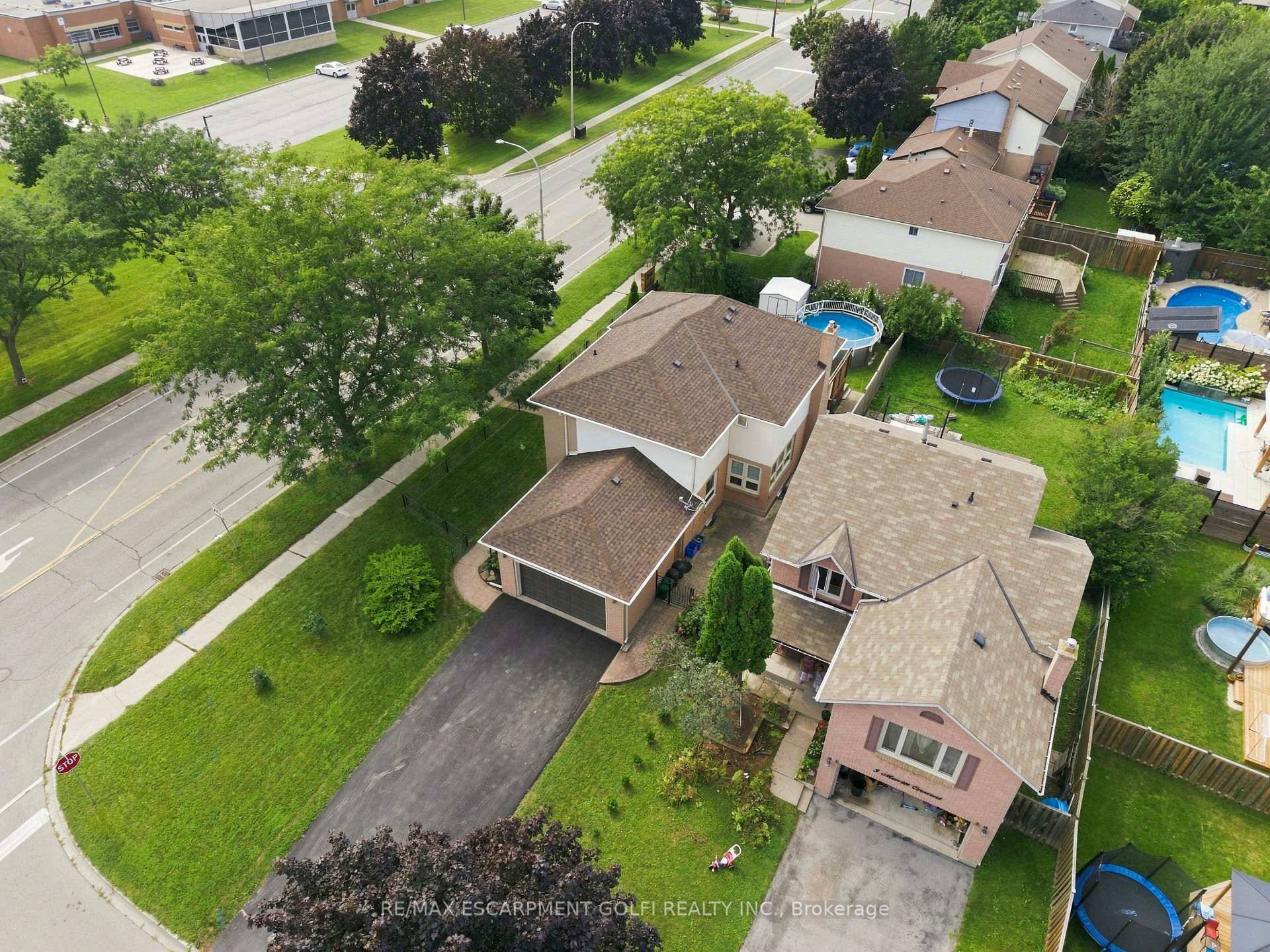 Photo 38 of 138 Livingston Avenue, Grimsby, Grimsby West — HOMEH