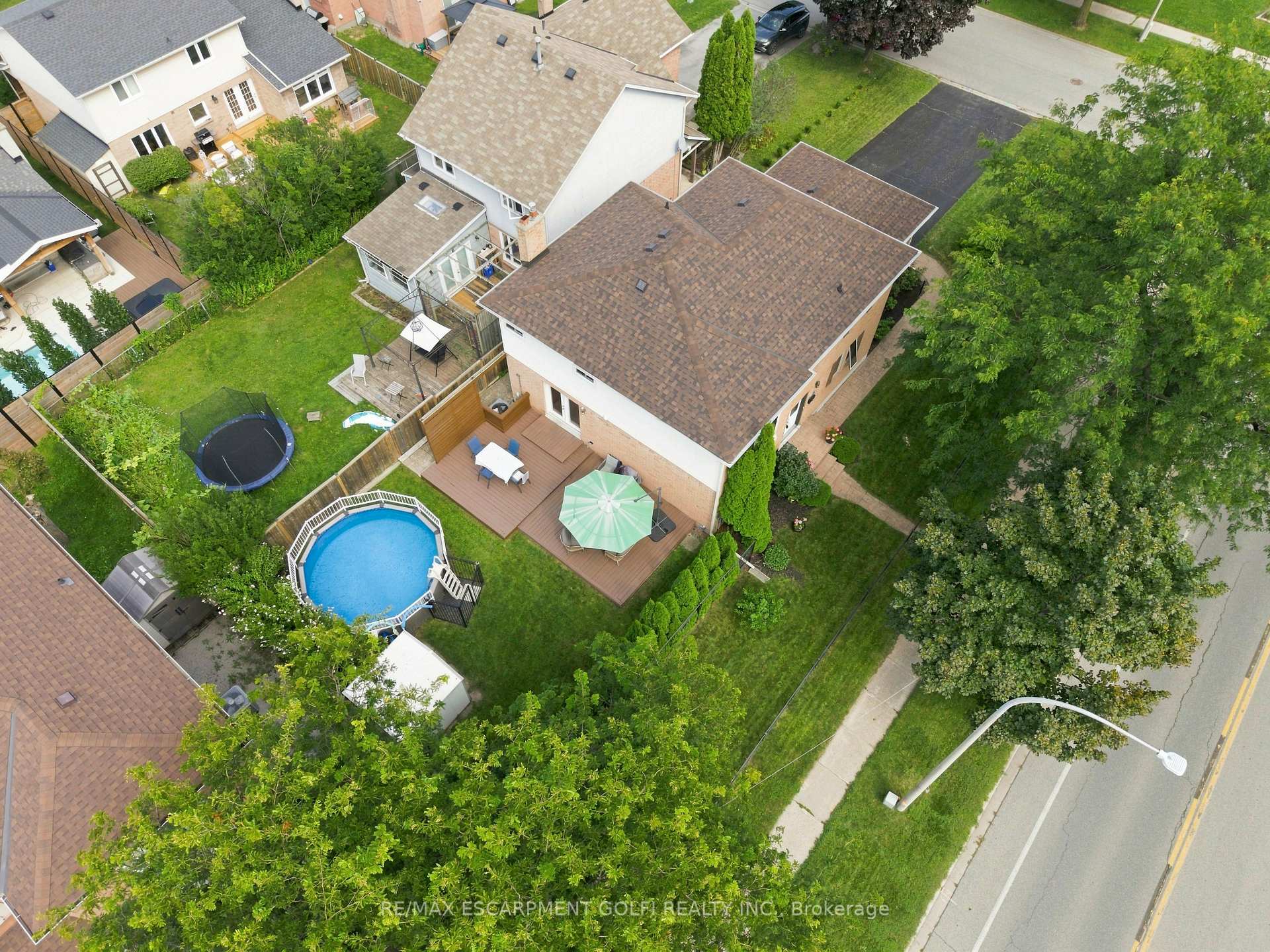 Photo 39 of 138 Livingston Avenue, Grimsby, Grimsby West — HOMEH