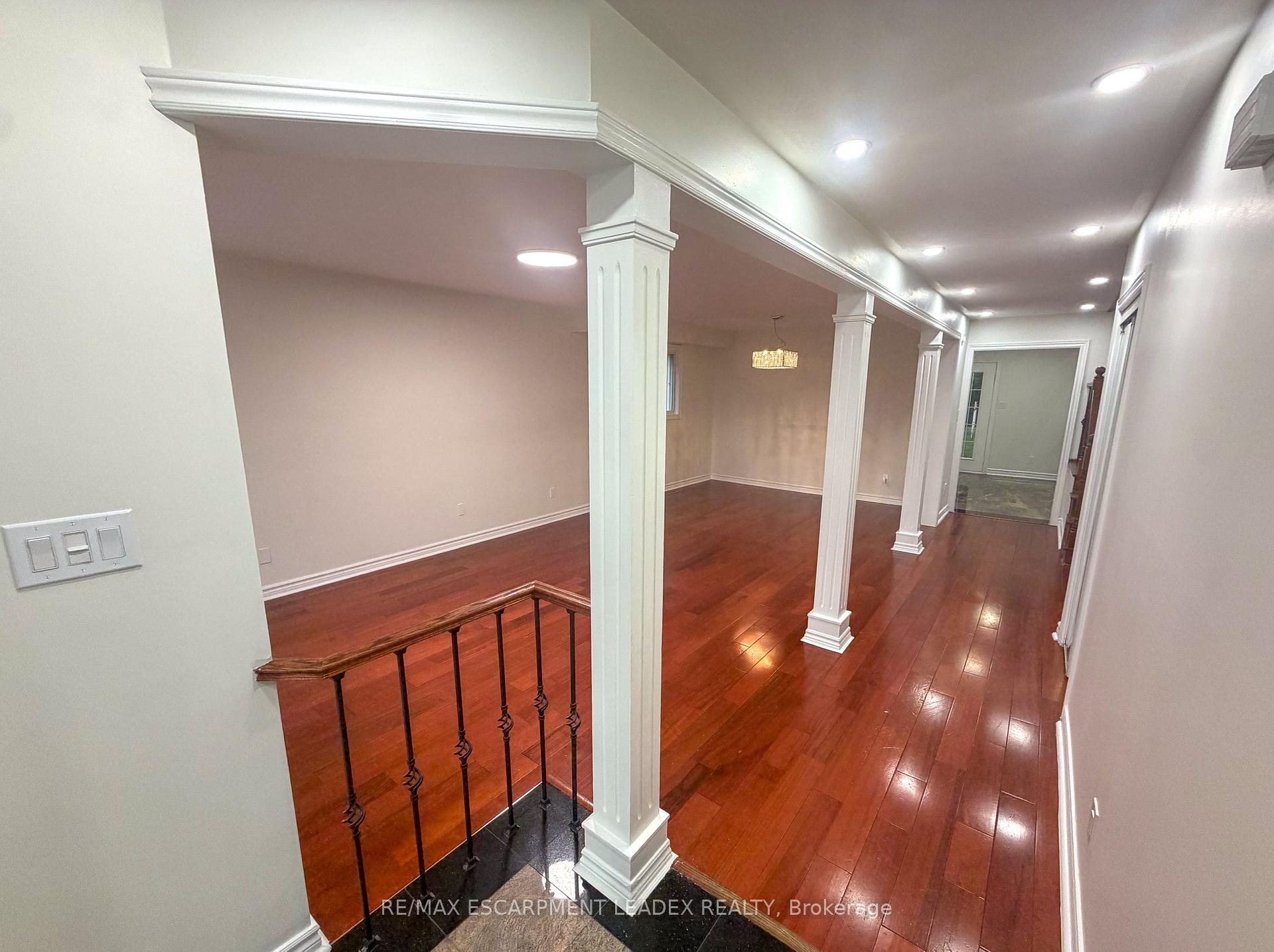 Photo 3 of 1429 Upper Sherman Avenue, Hamilton, Rushdale — HOMEH
