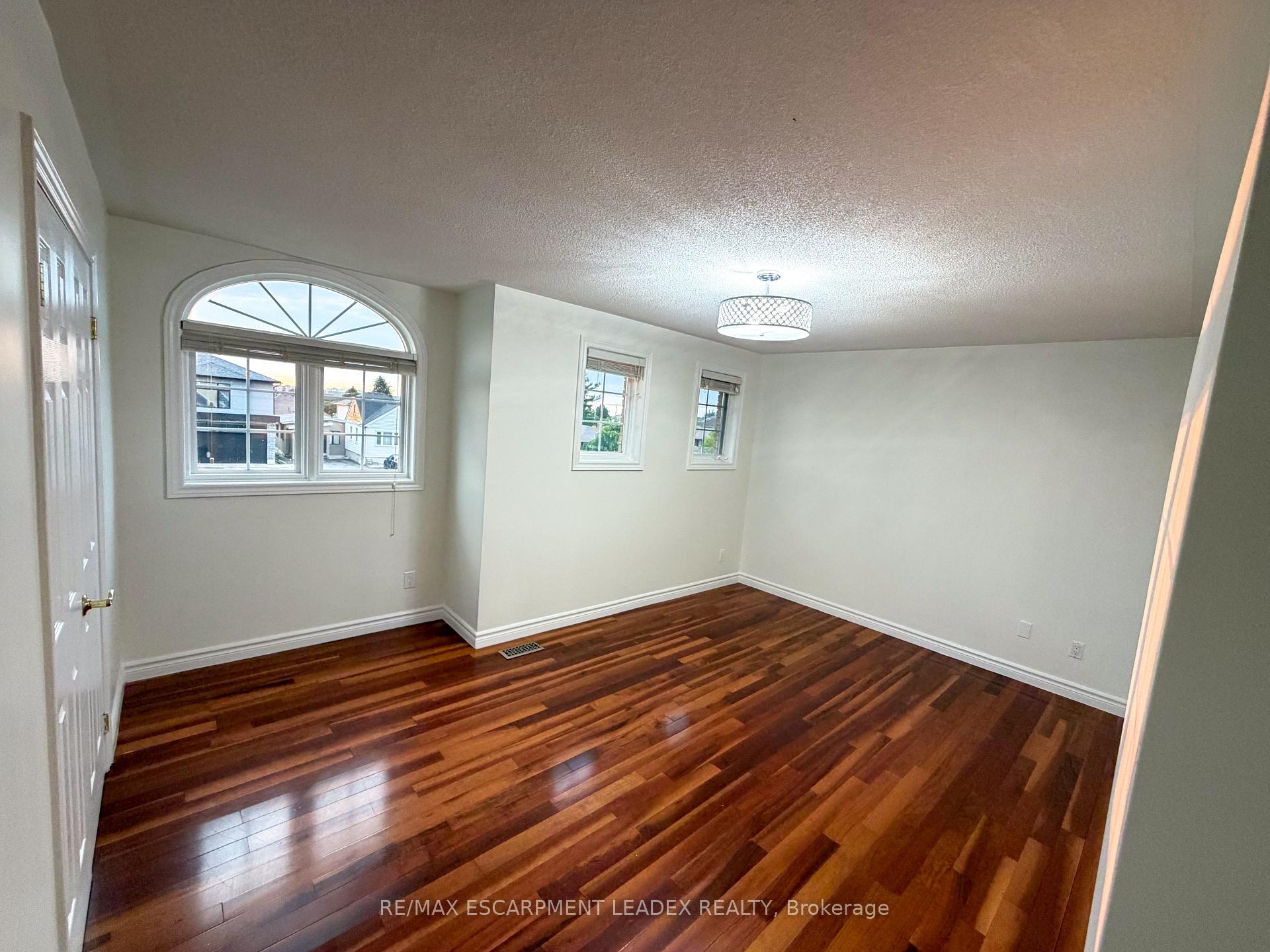 Photo 13 of 1429 Upper Sherman Avenue, Hamilton, Rushdale — HOMEH