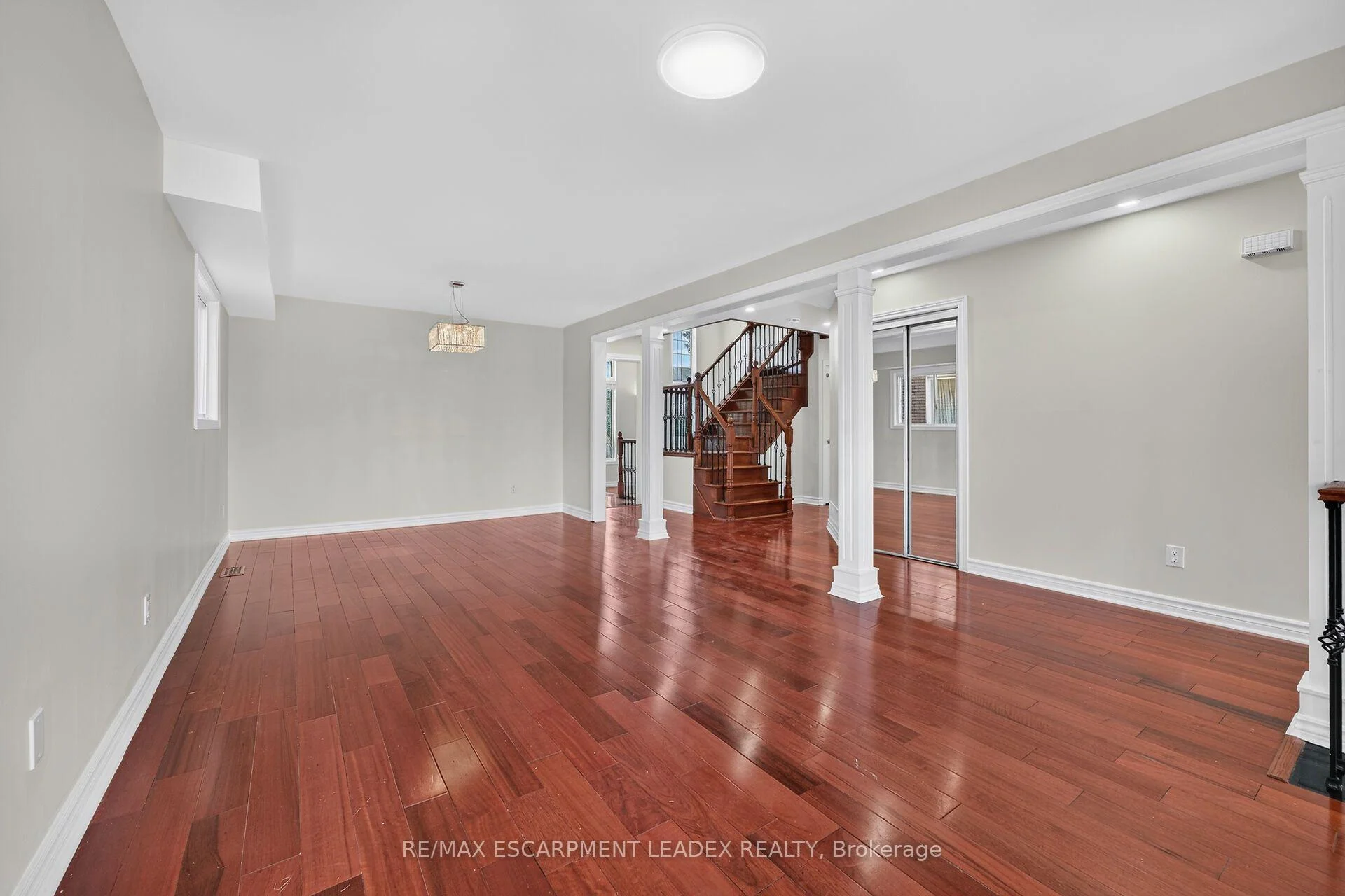 Photo 10 of 1429 Upper Sherman Avenue, Hamilton, Rushdale — HOMEH